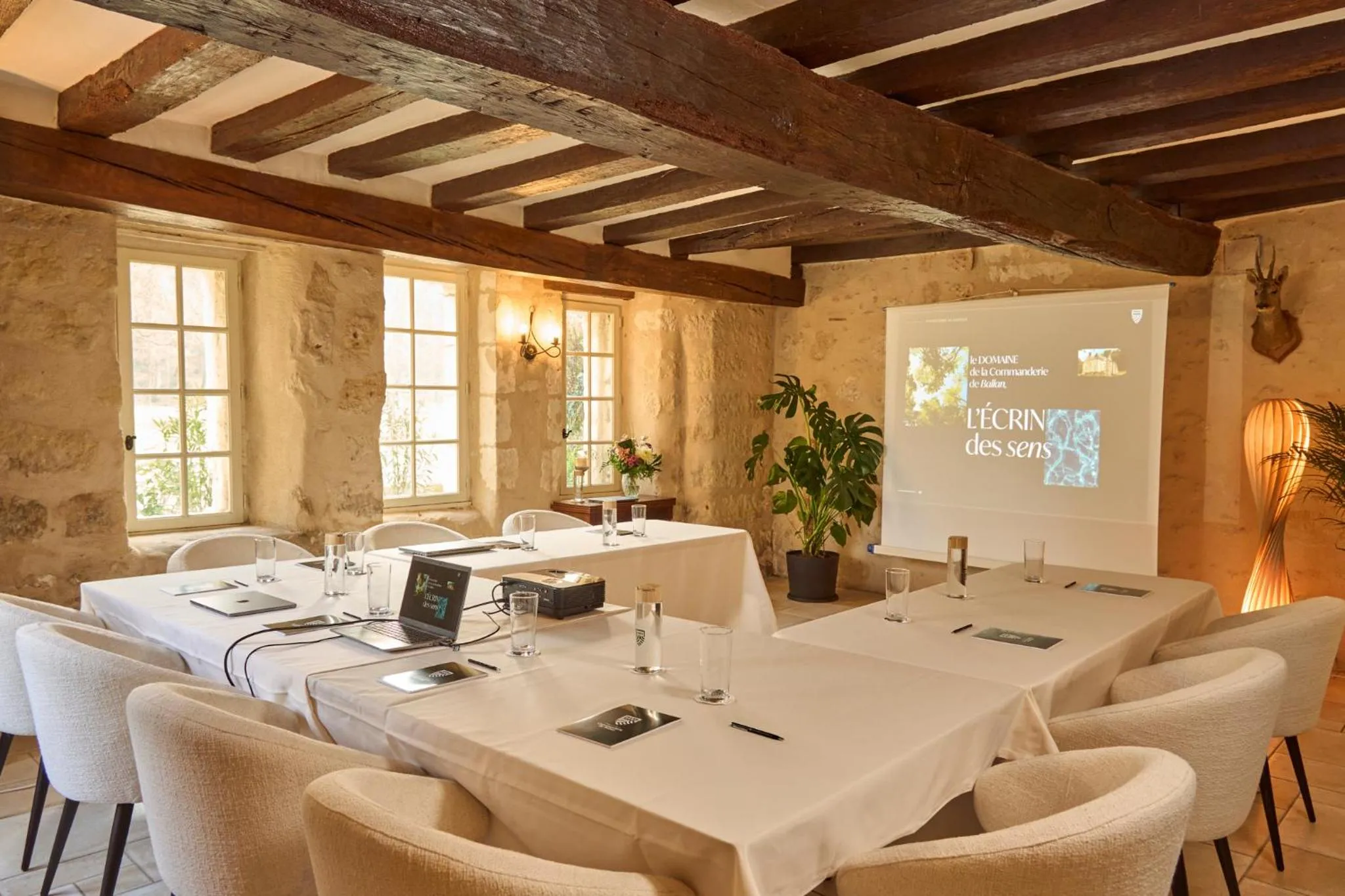 Meeting/conference room in Domaine de la Commanderie de Ballan