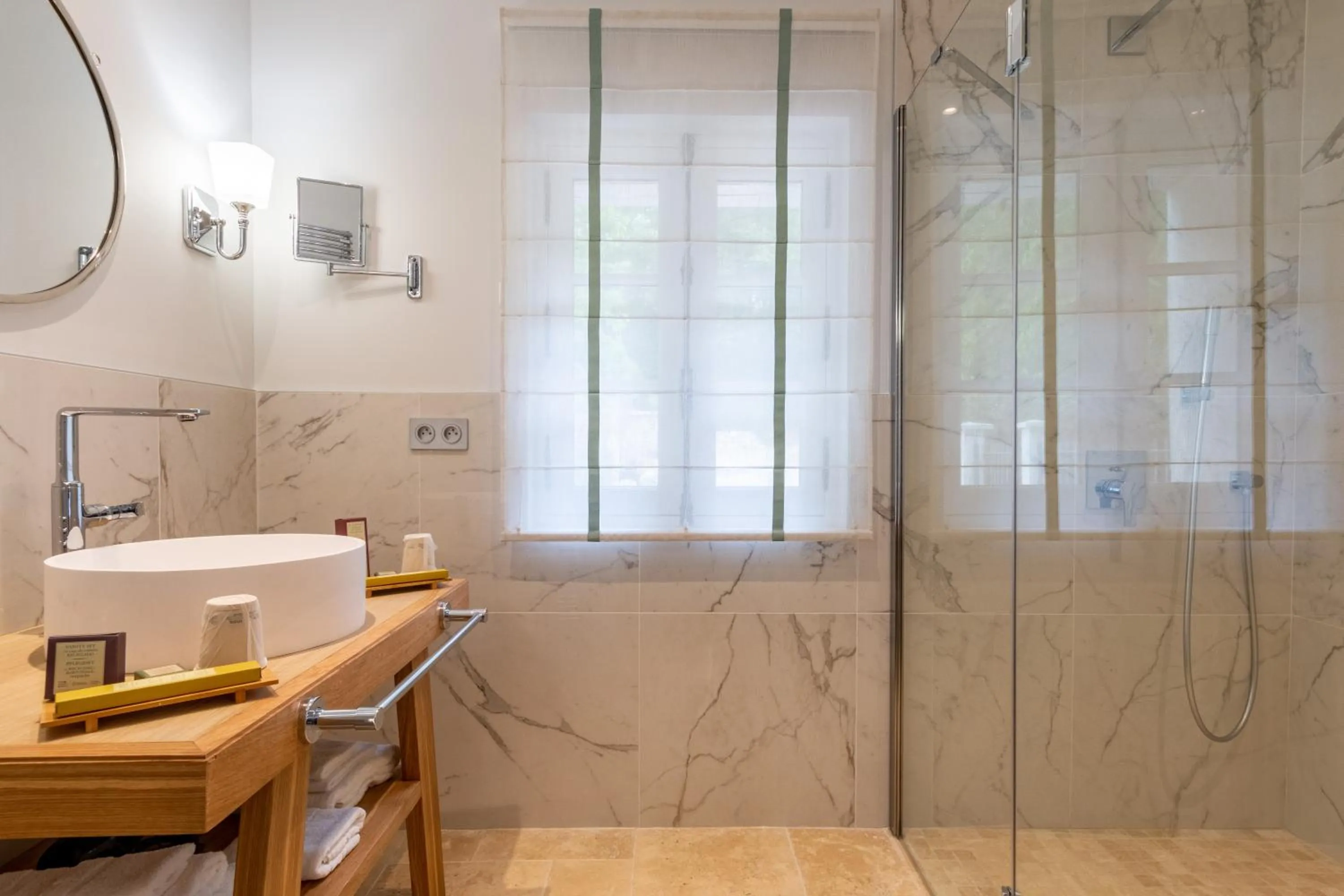 Bathroom in Domaine de la Commanderie de Ballan