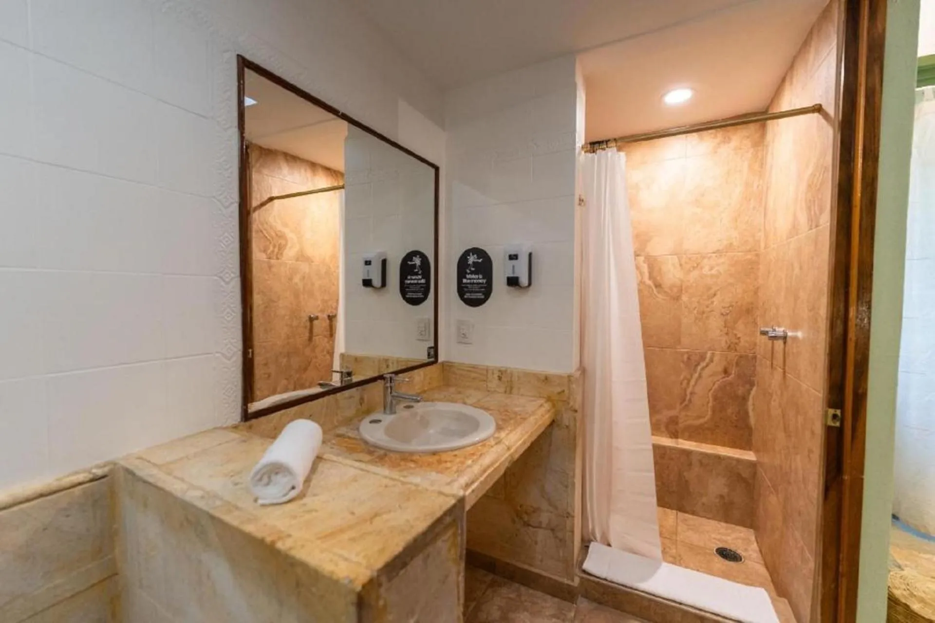 Bathroom in Viajero Oaxaca Hostel