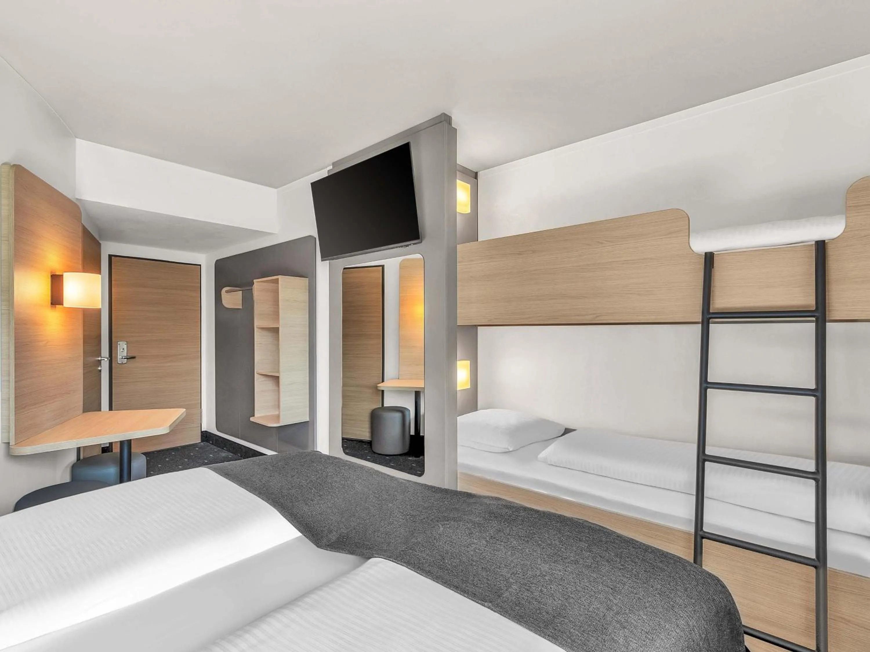 Photo of the whole room, Bed in B&B Hotel Hamburg-Harburg