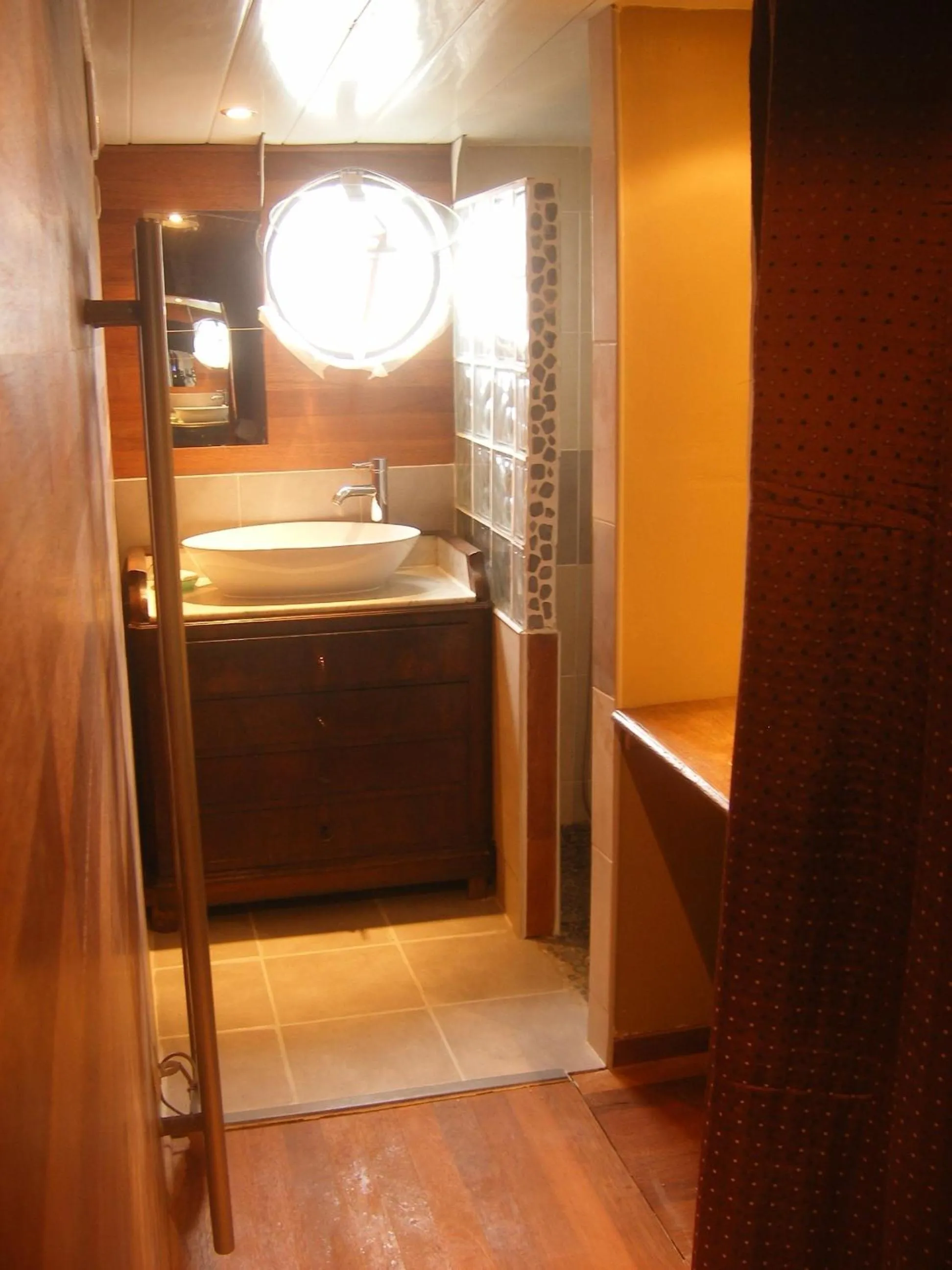 Bathroom in Péniche Espoir