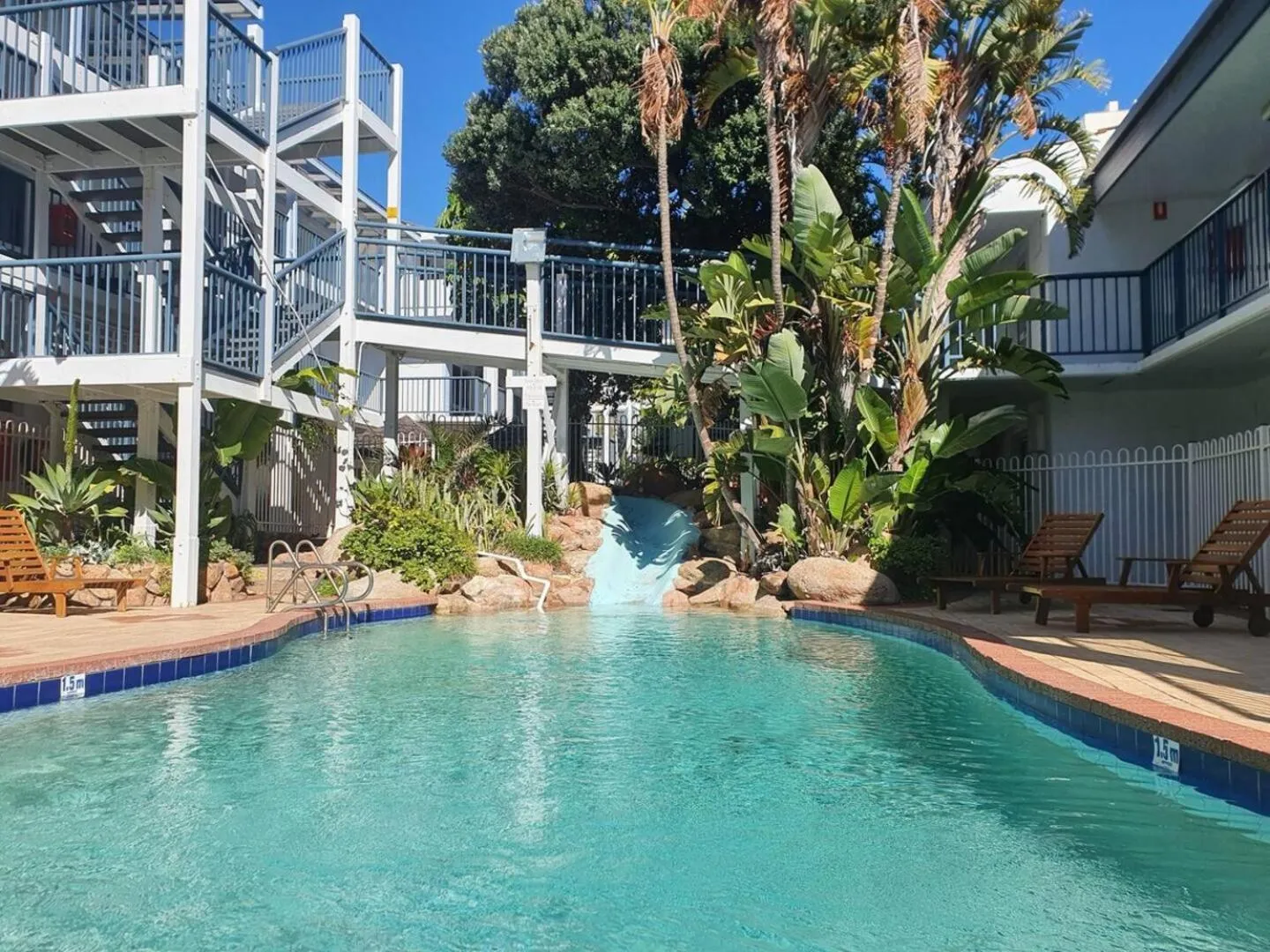 Coastal Breeze 2bedrm 2bath Pool & Slide