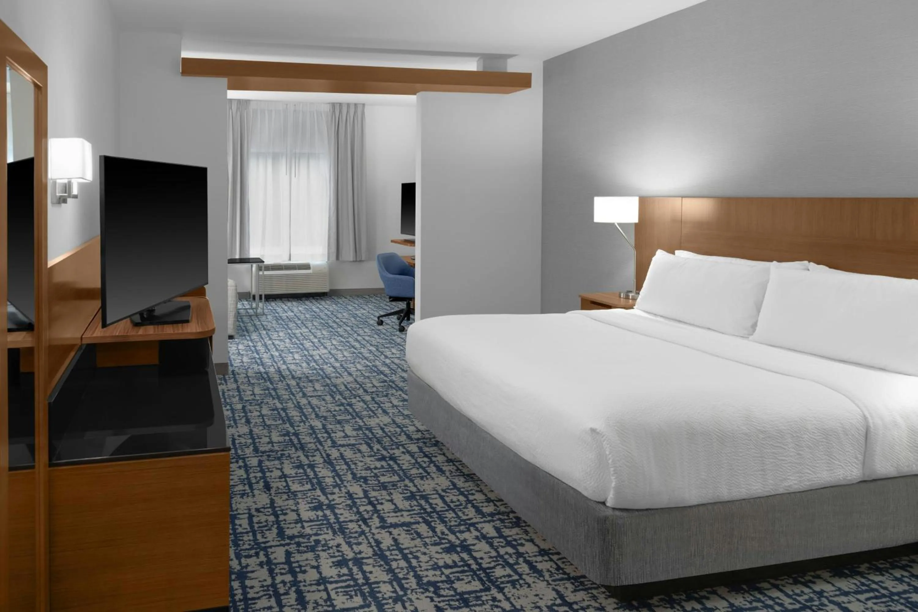 Bedroom, Bed in Fairfield Inn and Suites by Marriott Calhoun