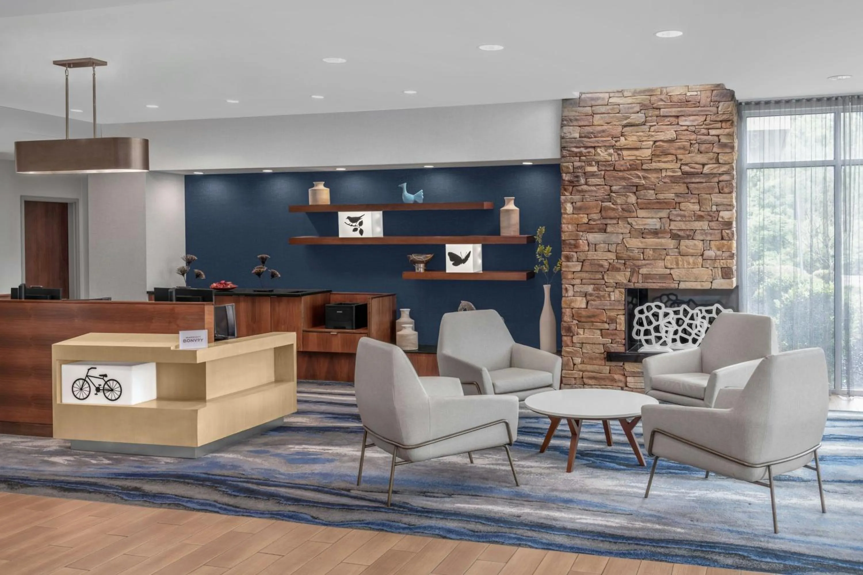 Lobby or reception in Fairfield Inn and Suites by Marriott Calhoun