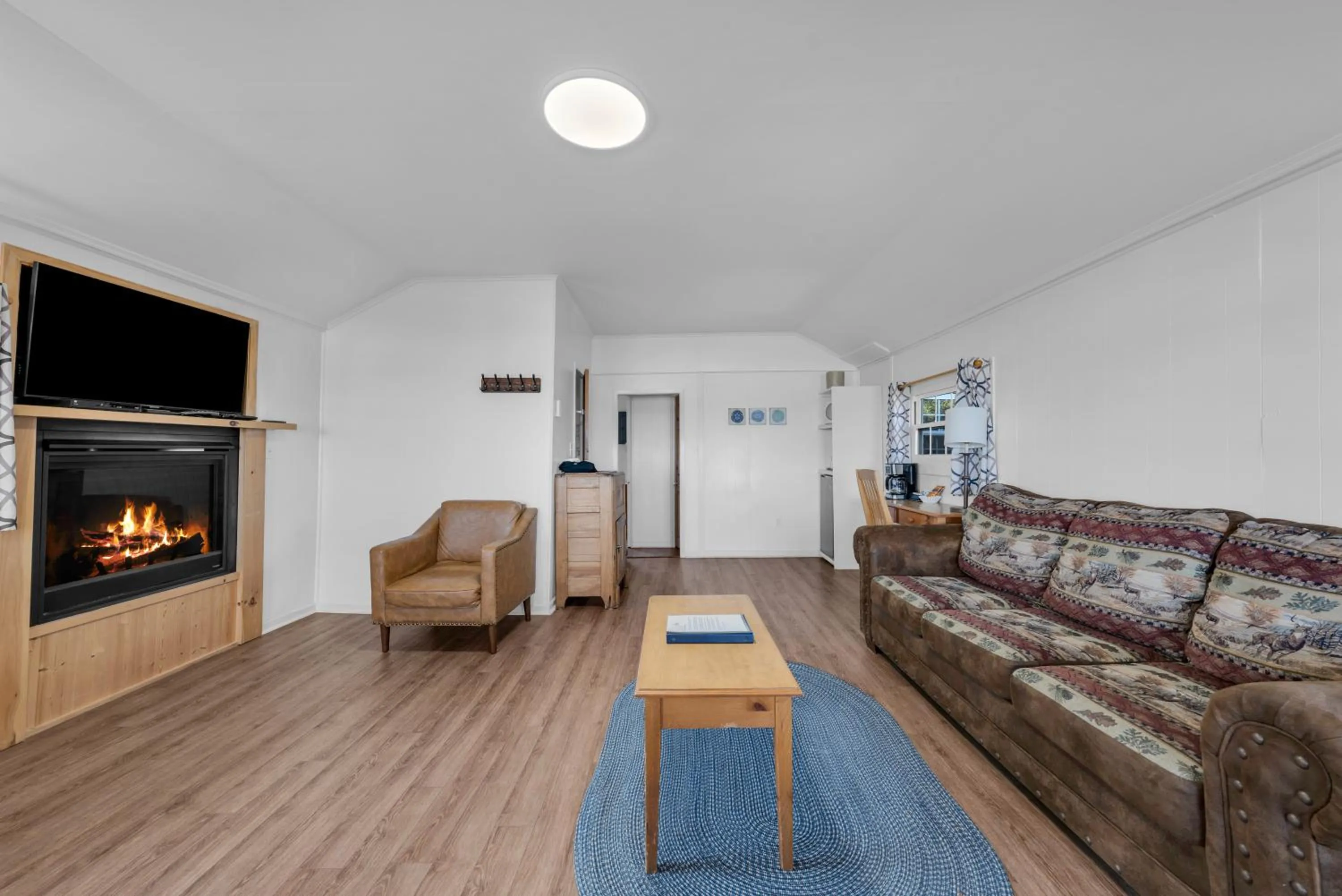 Living room in White Point Beach Resort