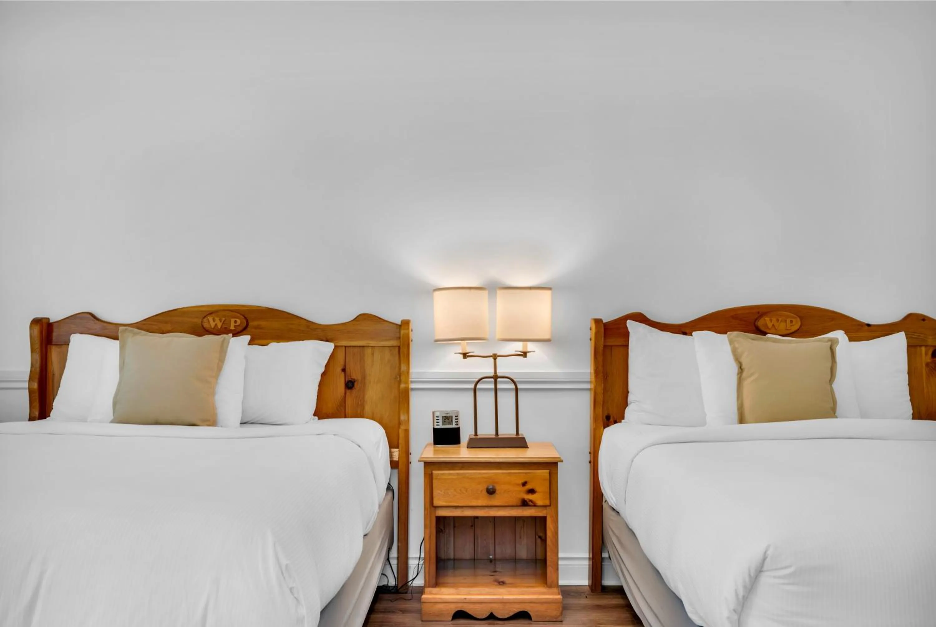 Bedroom, Bed in White Point Beach Resort