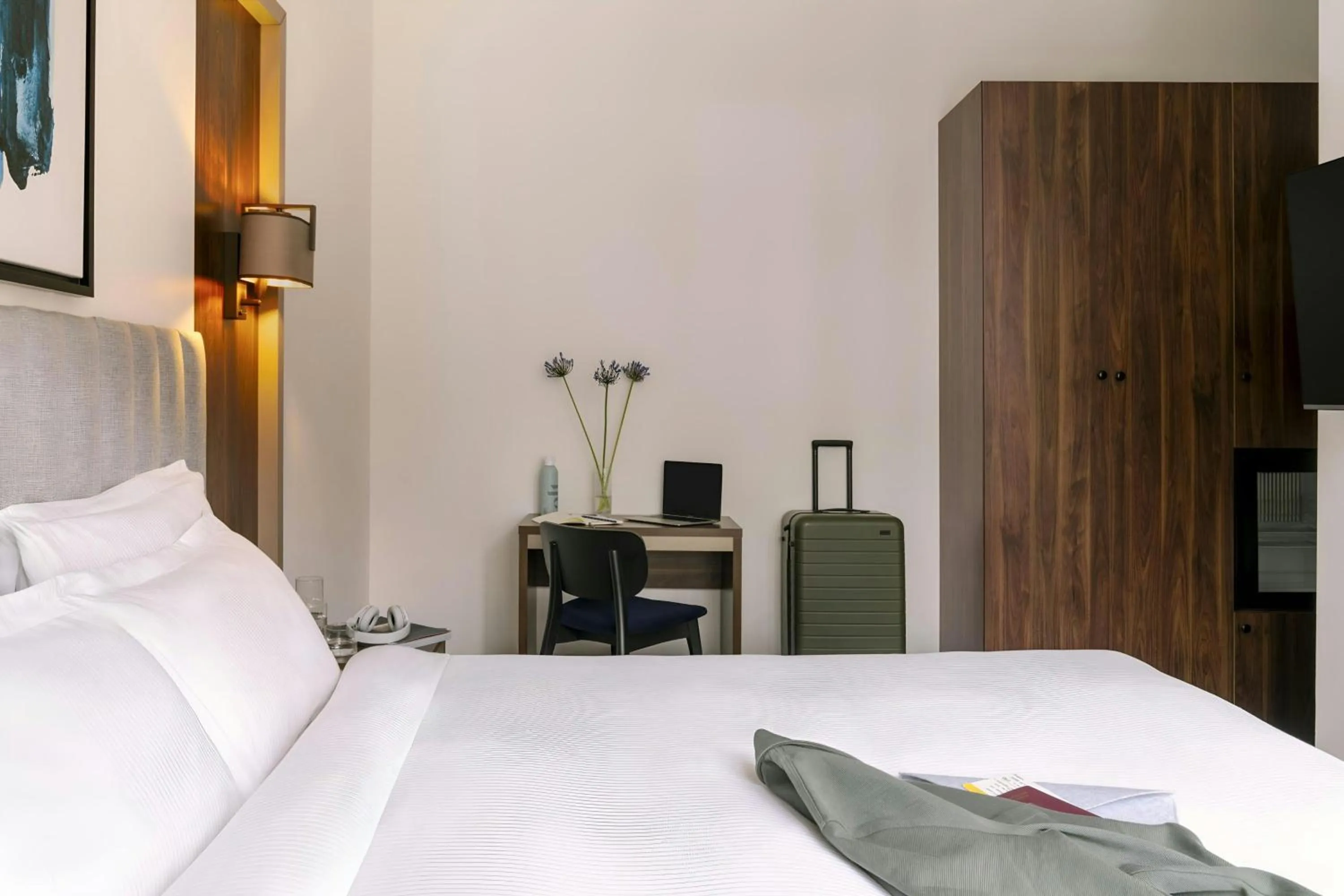 Bedroom, Bed in The Voyage Hotel Paddington