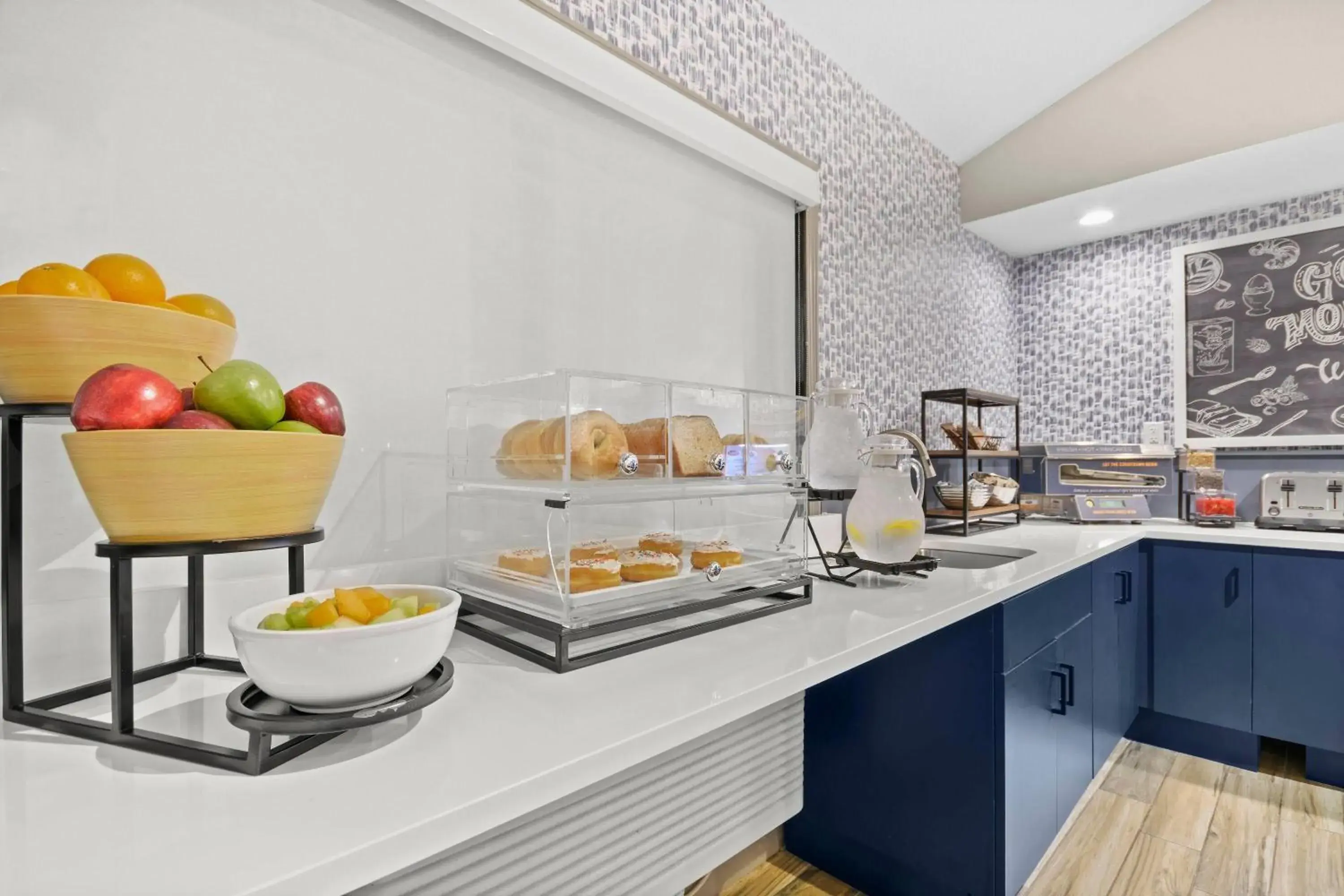 Restaurant/places to eat in AmericInn by Wyndham Virginia Restaurant/places to eat in AmericInn by Wyndham Virginia