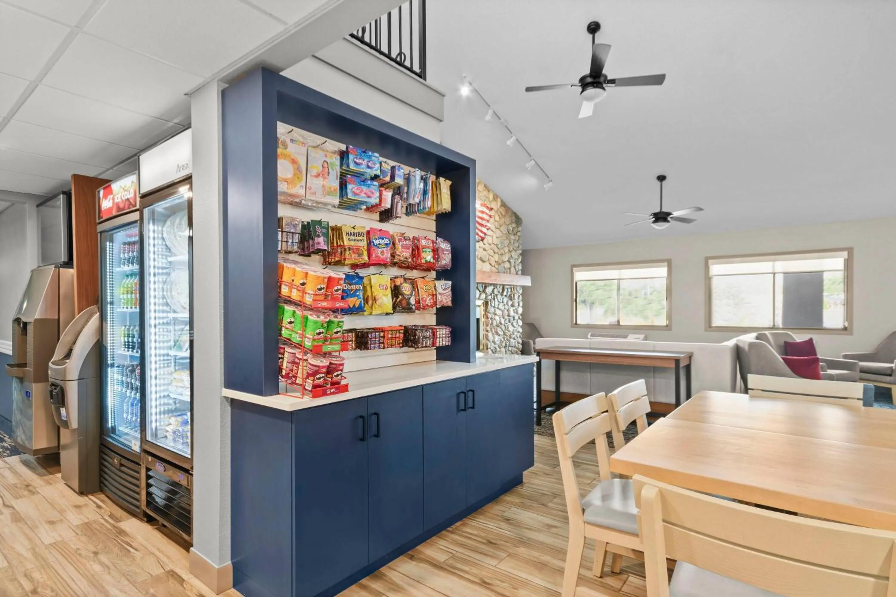 Food and drinks in AmericInn by Wyndham Virginia