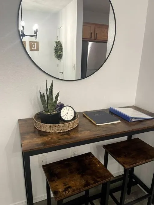 Decorative detail in Luxury Modern Condo by the Lake - Breezy Escape