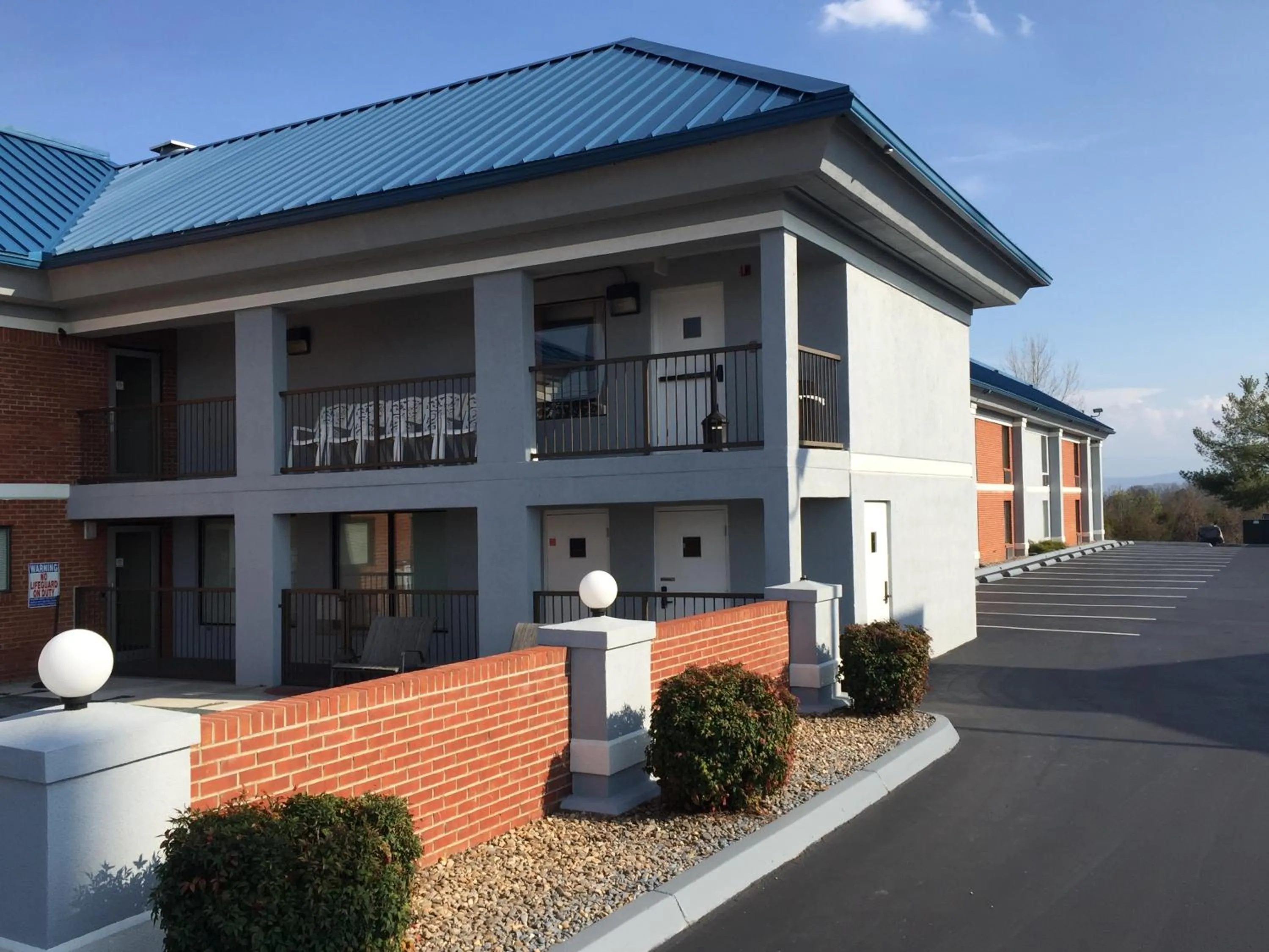 Property building in Super 8 by Wyndham Dandridge