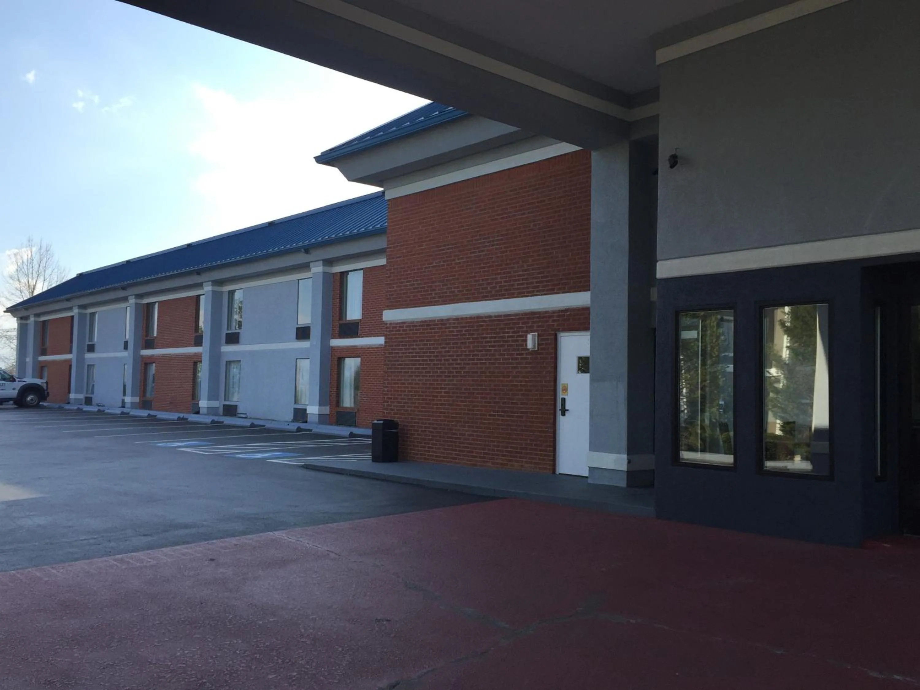 Property building in Super 8 by Wyndham Dandridge