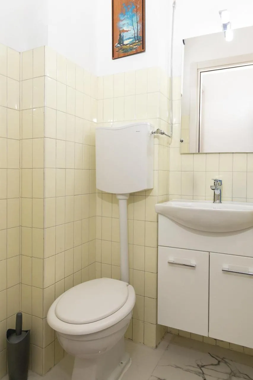 Toilet in [Blu Kobler] - Ampio appartamento fronte mare
