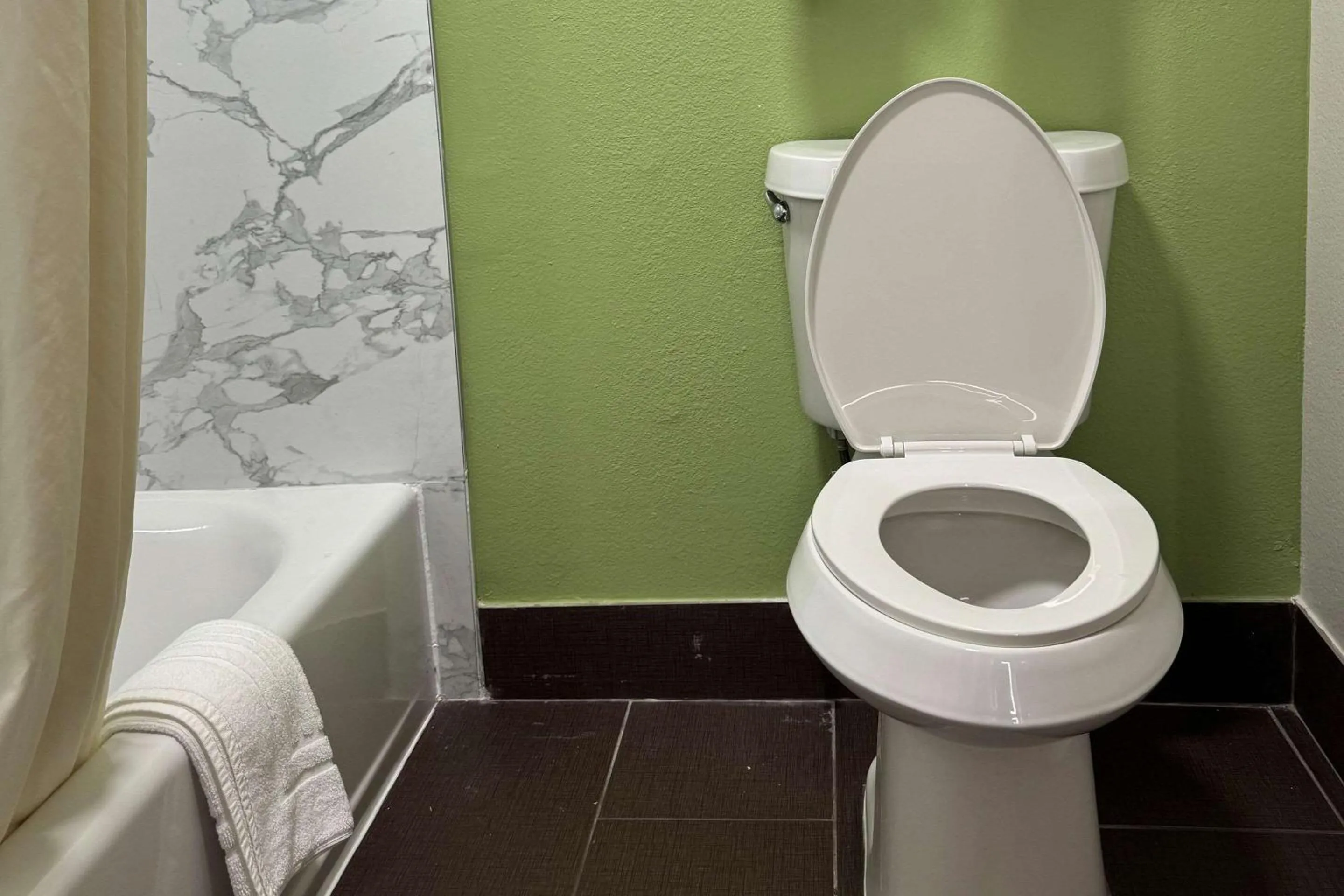 Bedroom in Quality Inn