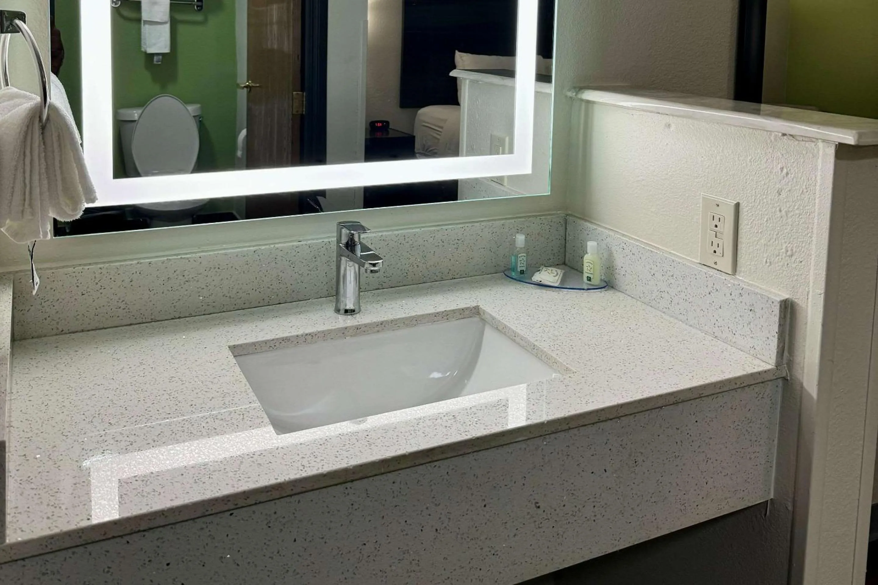 Bedroom in Quality Inn