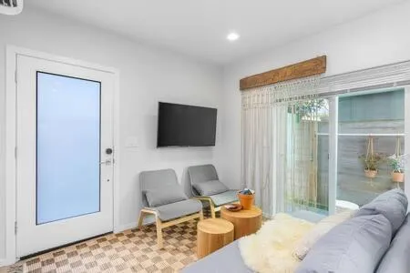 The Sweetest Suite - 91 Walkscore!