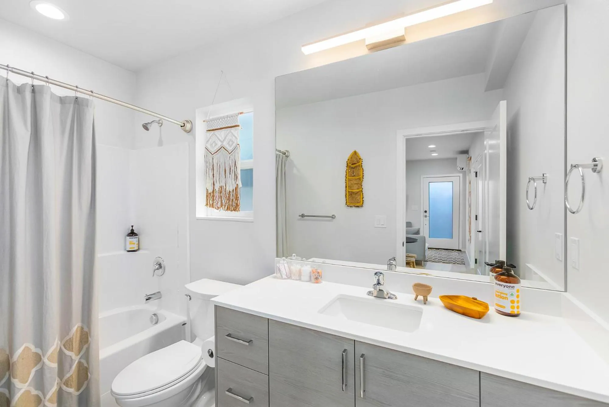 The Sweetest Suite - 91 Walkscore!