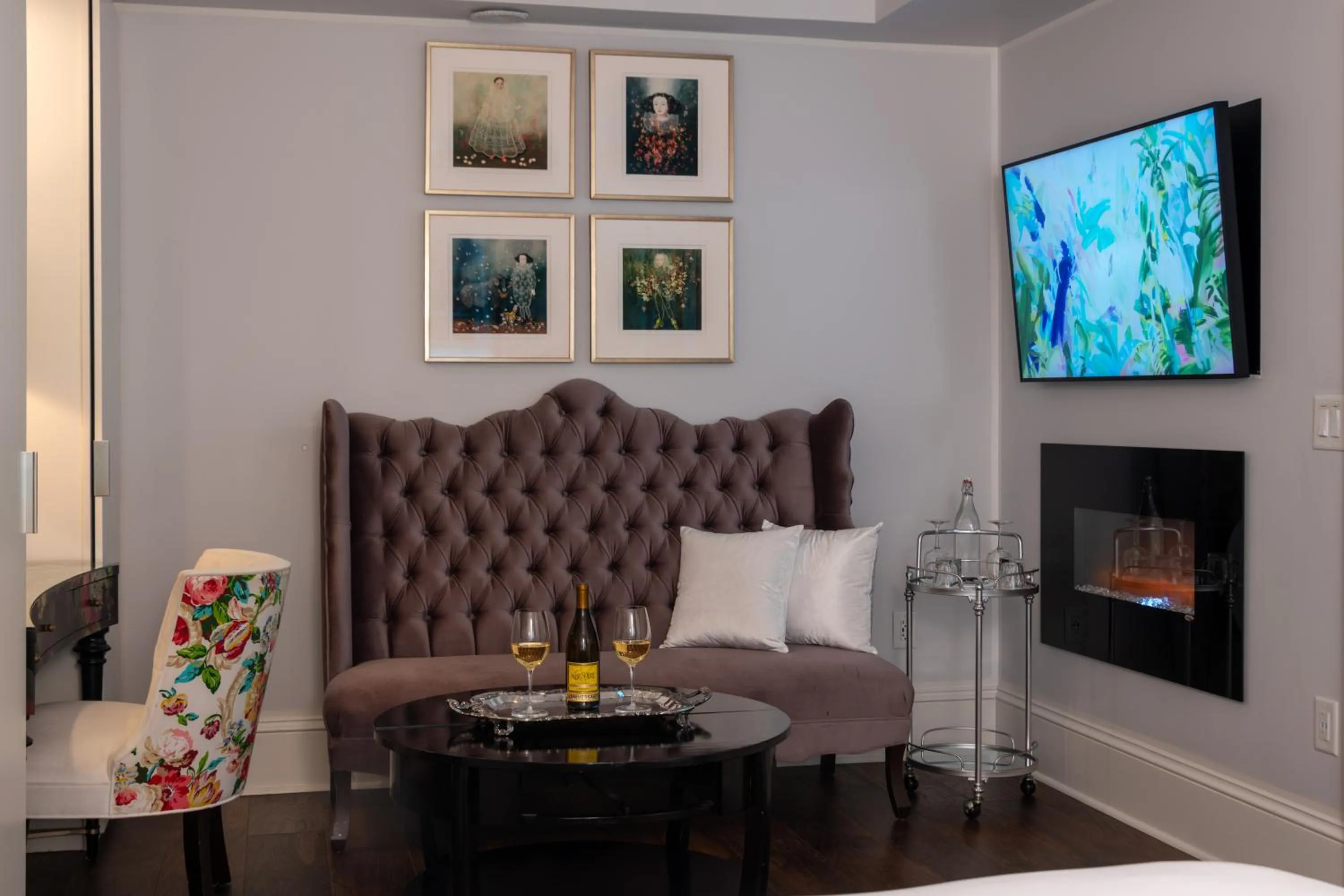 Seating area in Stonehurst Place Bed & Breakfast