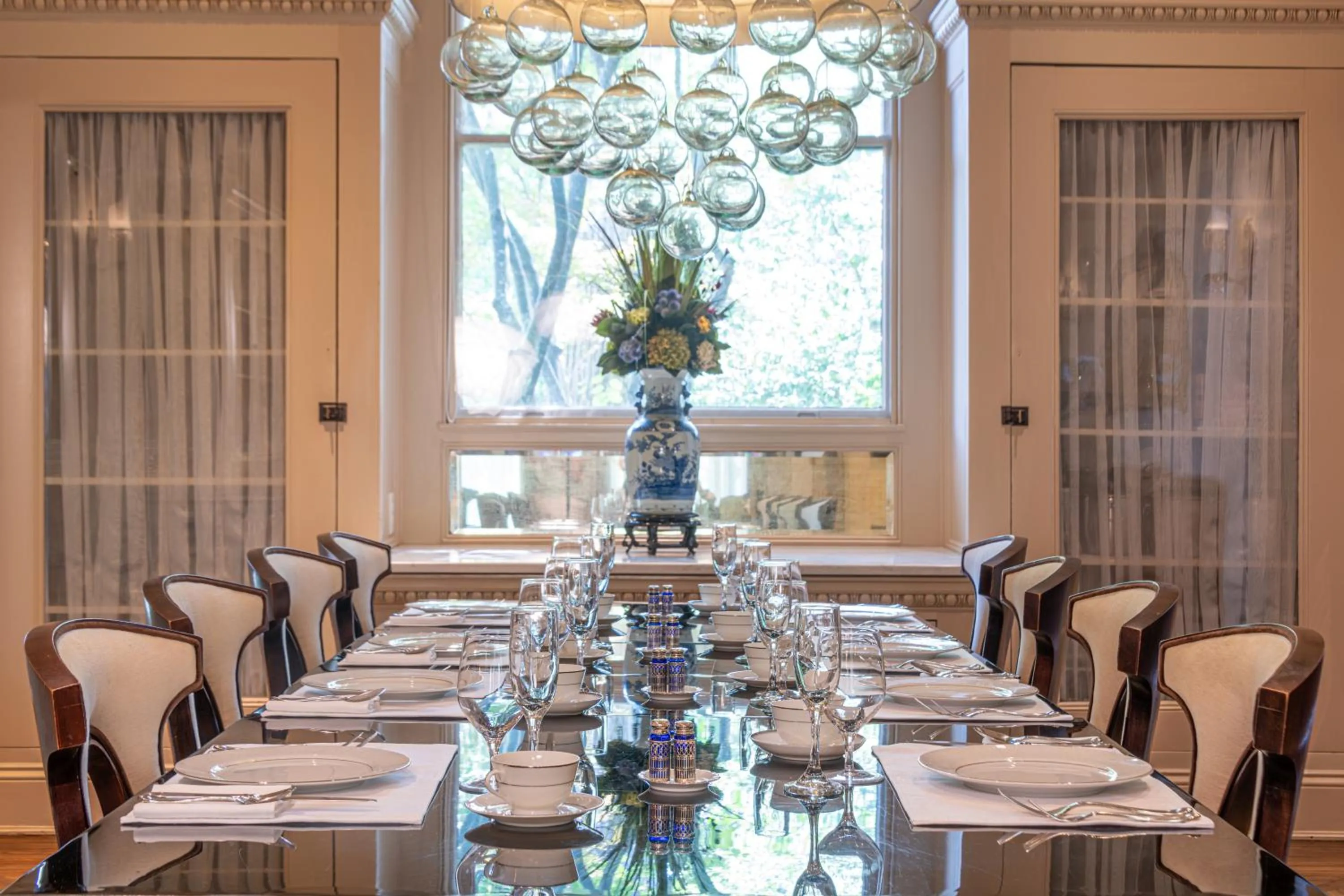 Dining area in Stonehurst Place Bed & Breakfast