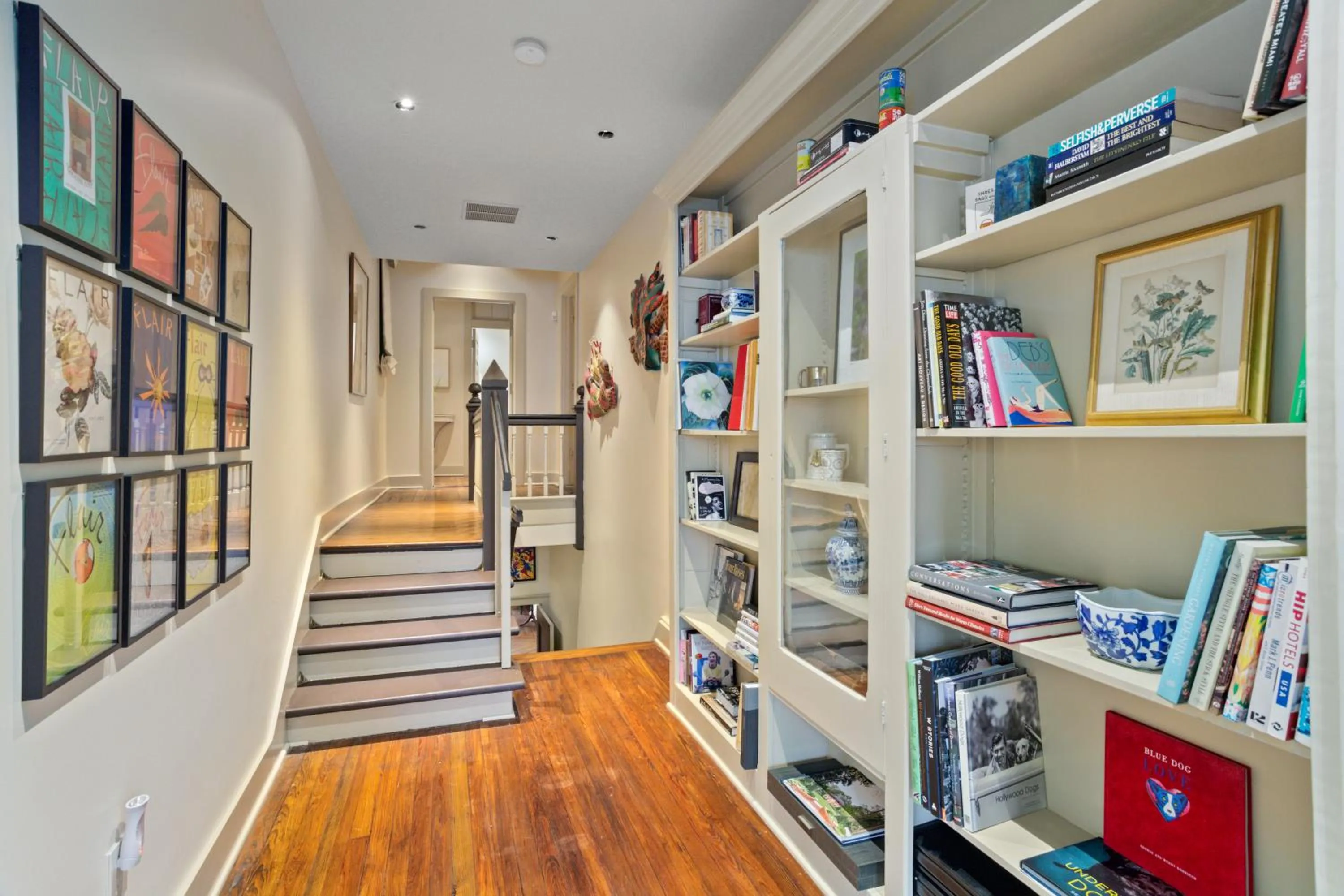 Library in Stonehurst Place Bed & Breakfast