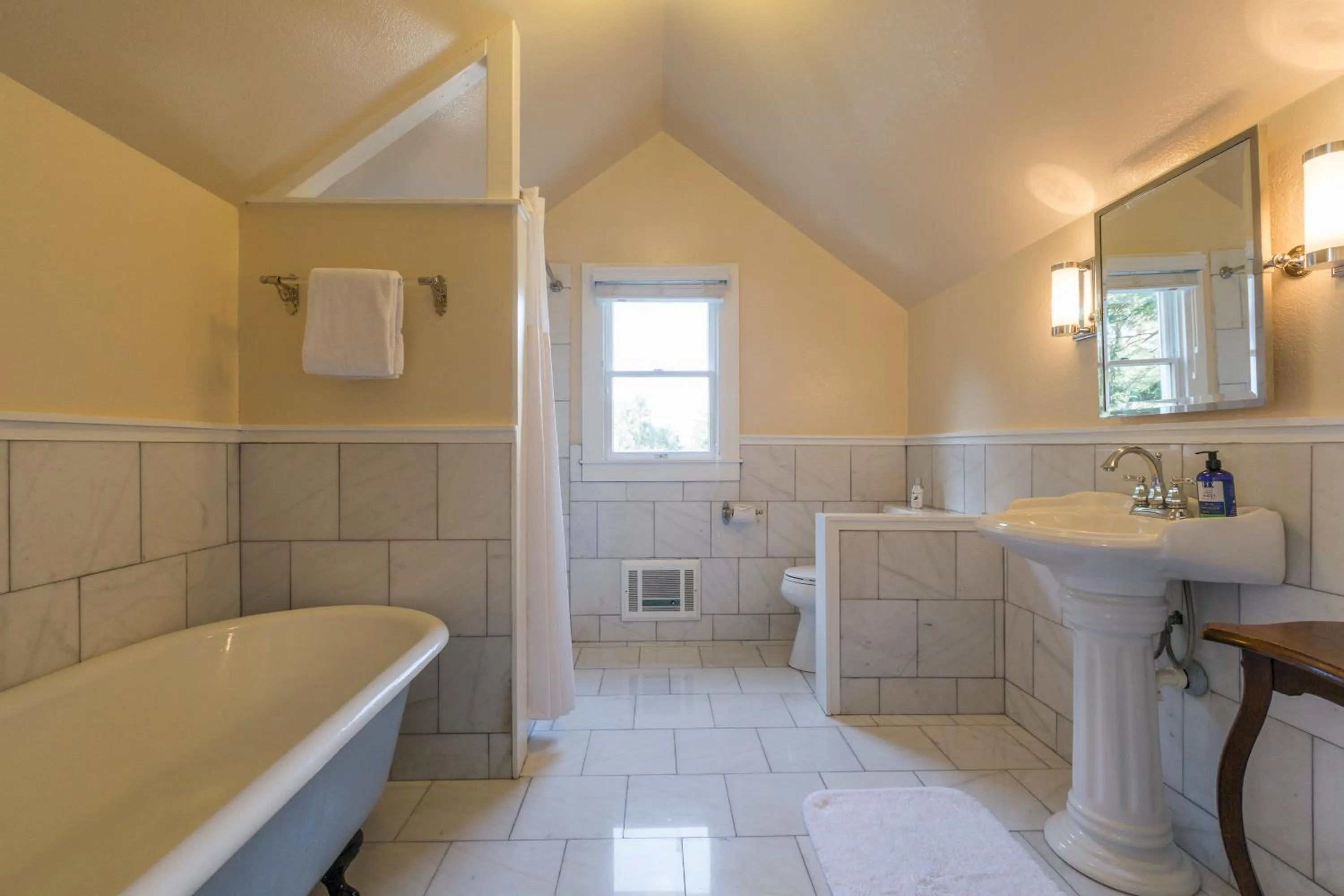 Bathroom in SCP Mendocino Inn and Farm