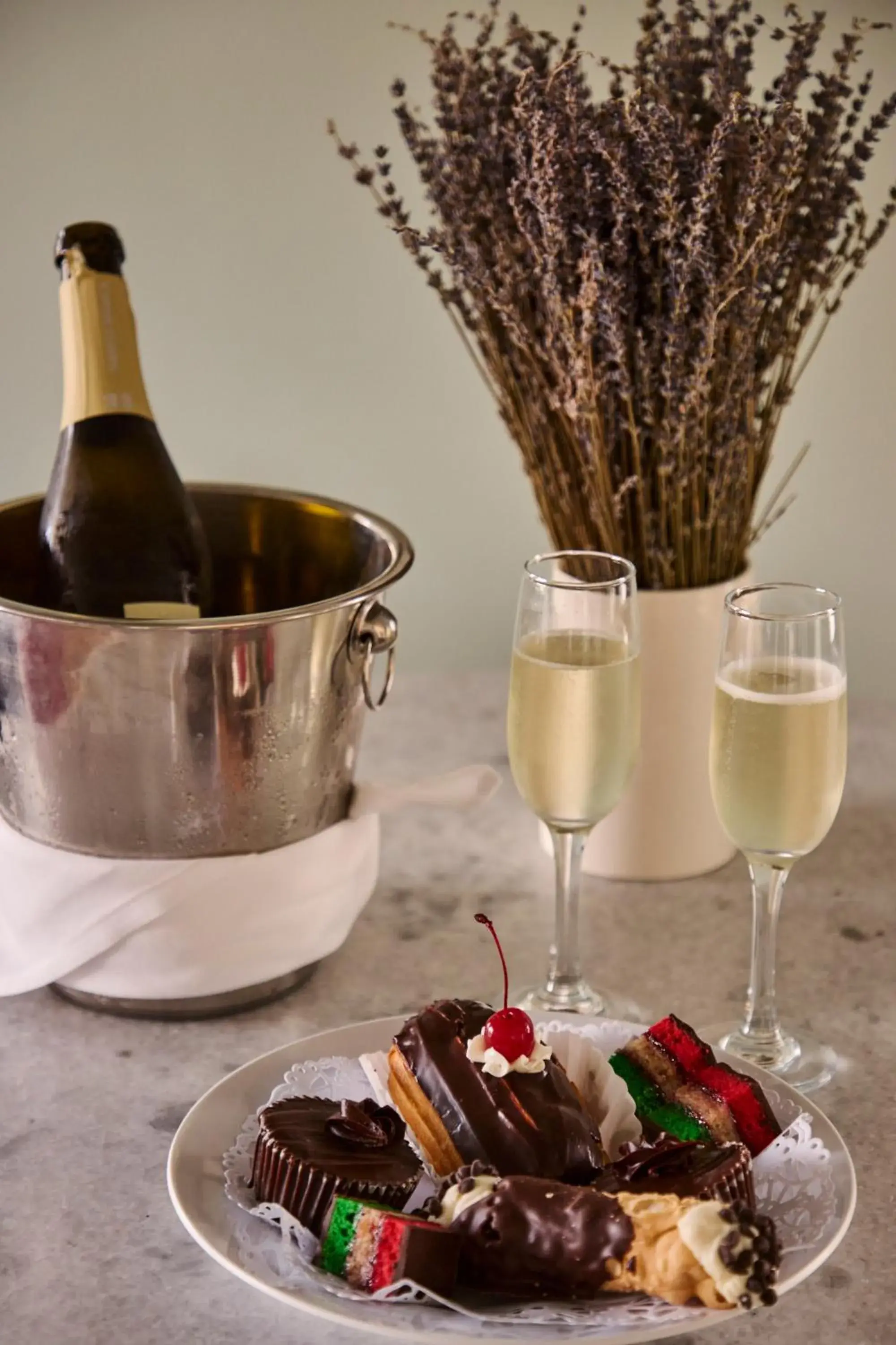 Food and drinks in The Harbor Front Inn Food and drinks in The Harbor Front Inn