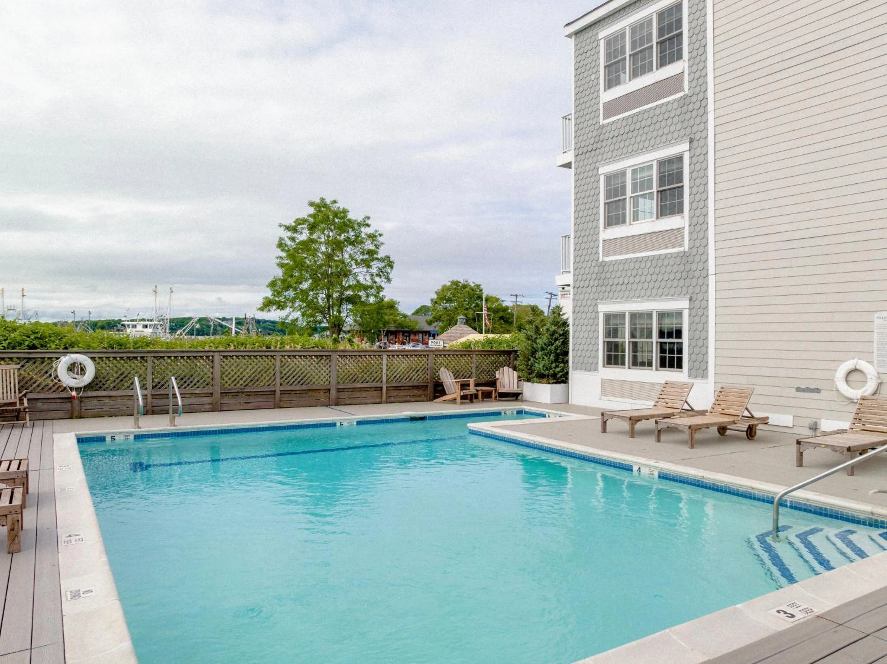 Swimming pool in The Harbor Front Inn