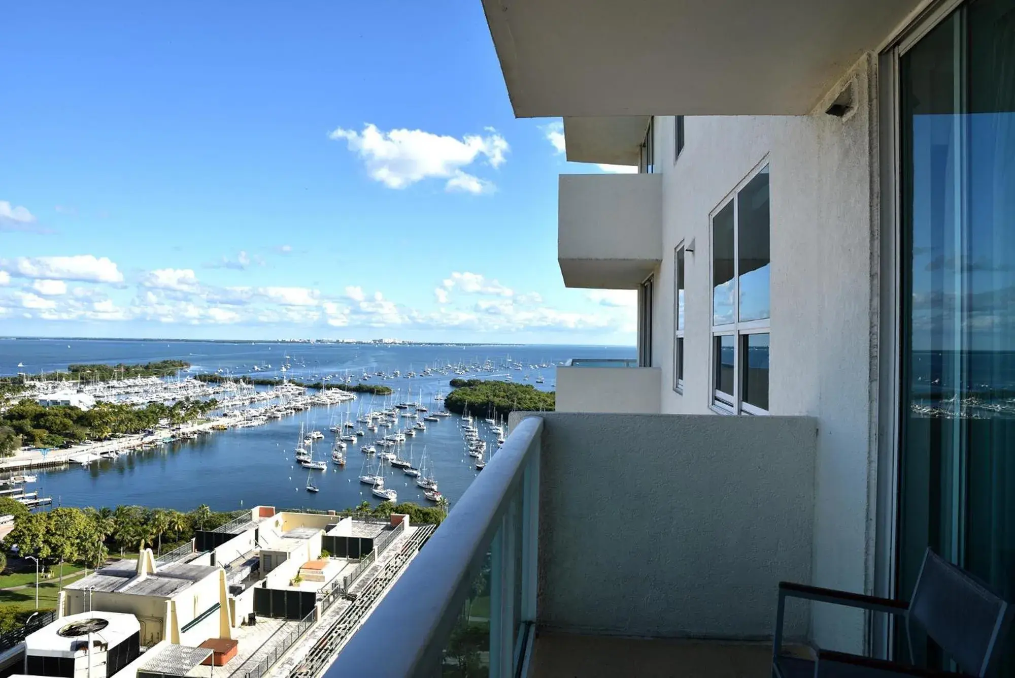 Glamorous Bay View Studio In The Heart Of Grove Glamorous Bay View Studio In The Heart Of Grove