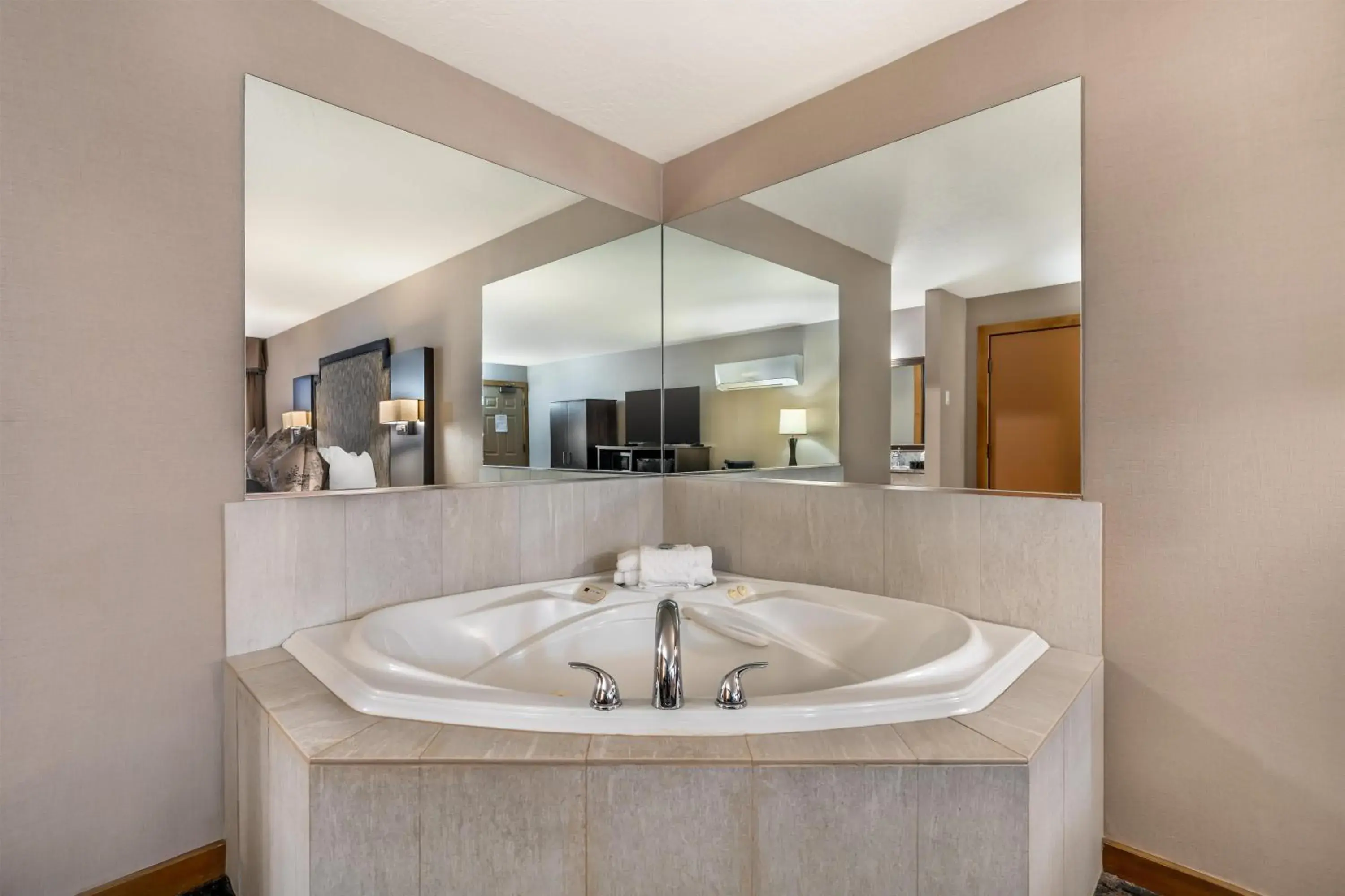 Photo of the whole room in Best Western Windsor Inn Photo of the whole room in Best Western Windsor Inn