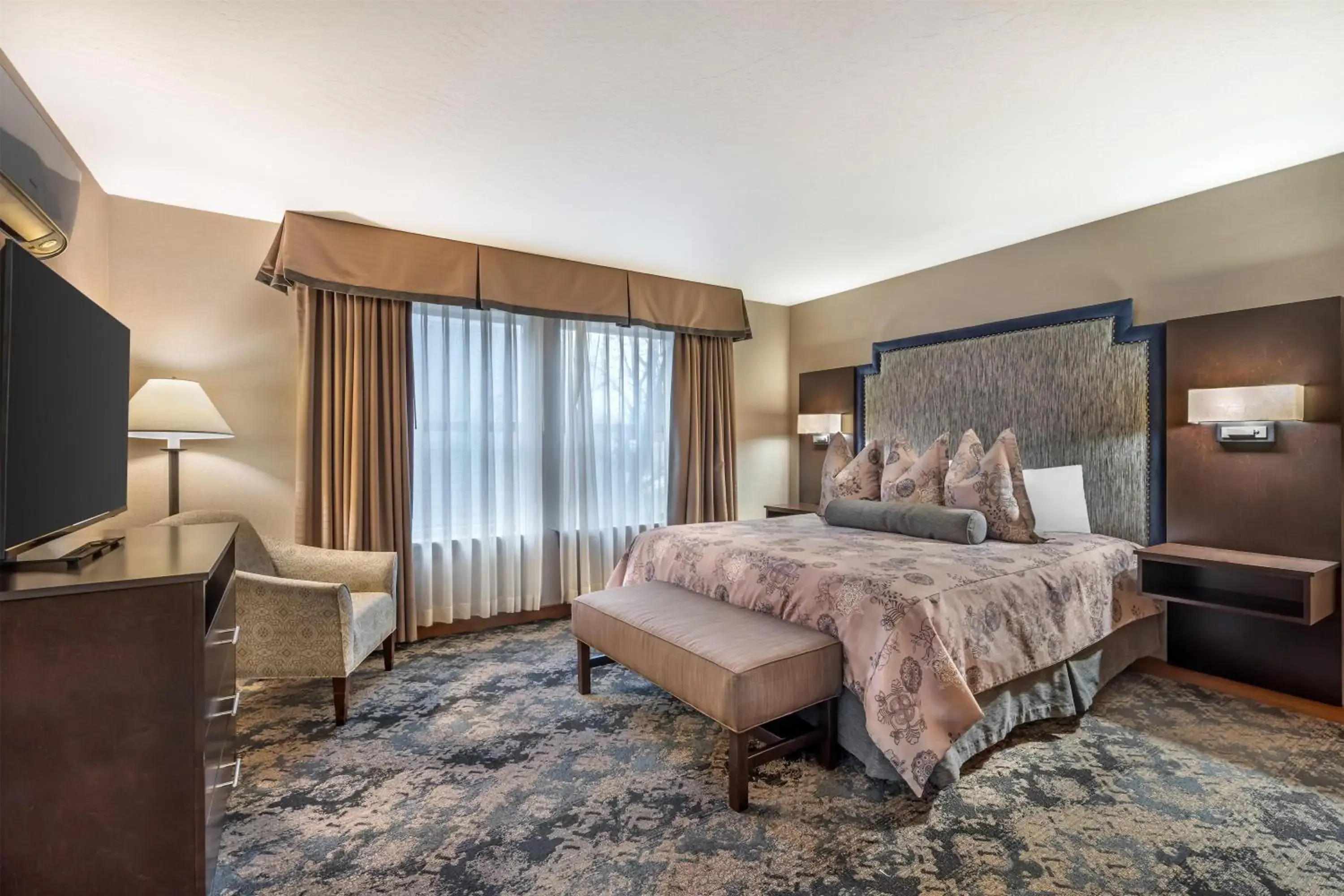 Photo of the whole room, Bed in Best Western Windsor Inn Photo of the whole room, Bed in Best Western Windsor Inn