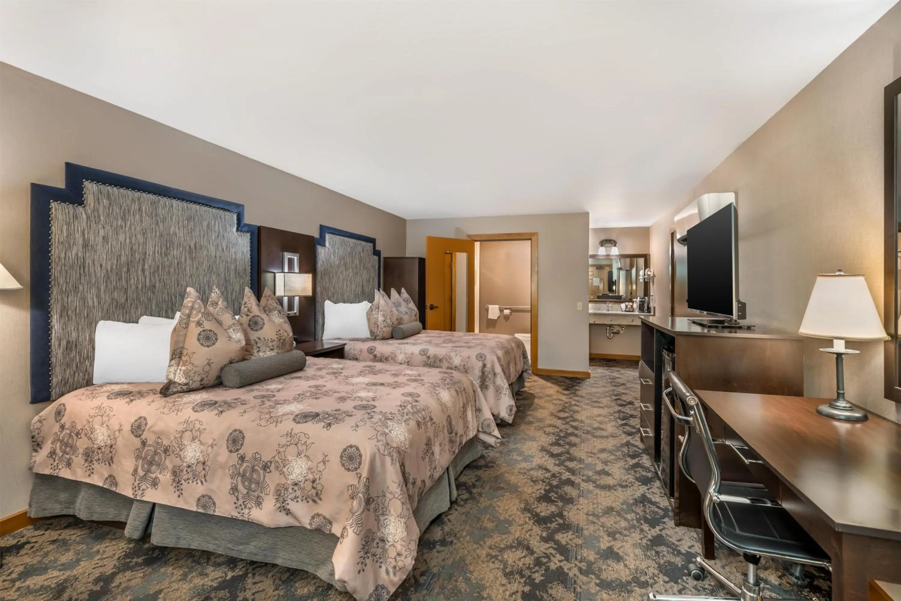 Bedroom, Bed in Best Western Windsor Inn