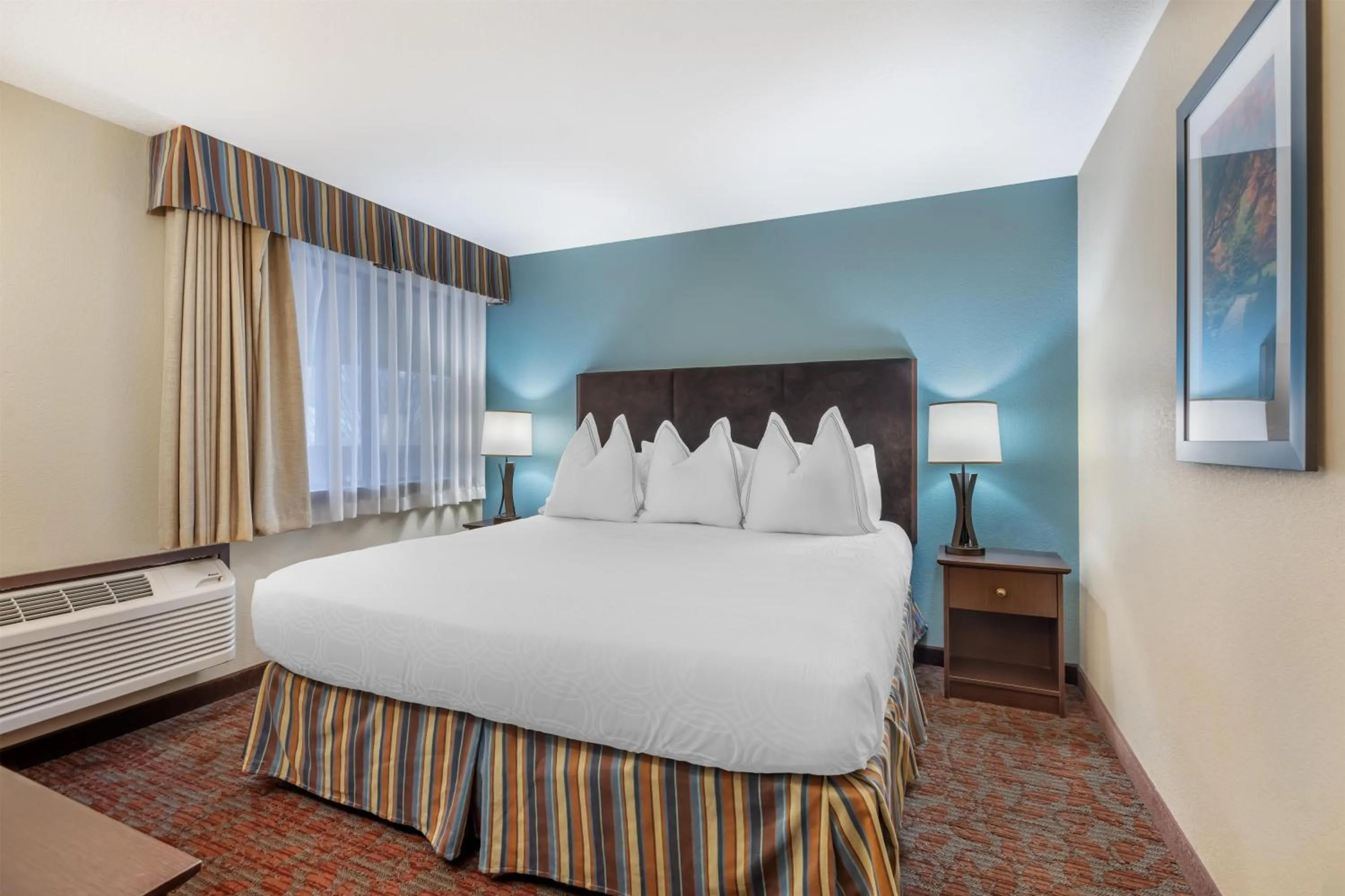 Photo of the whole room, Bed in Best Western Windsor Inn