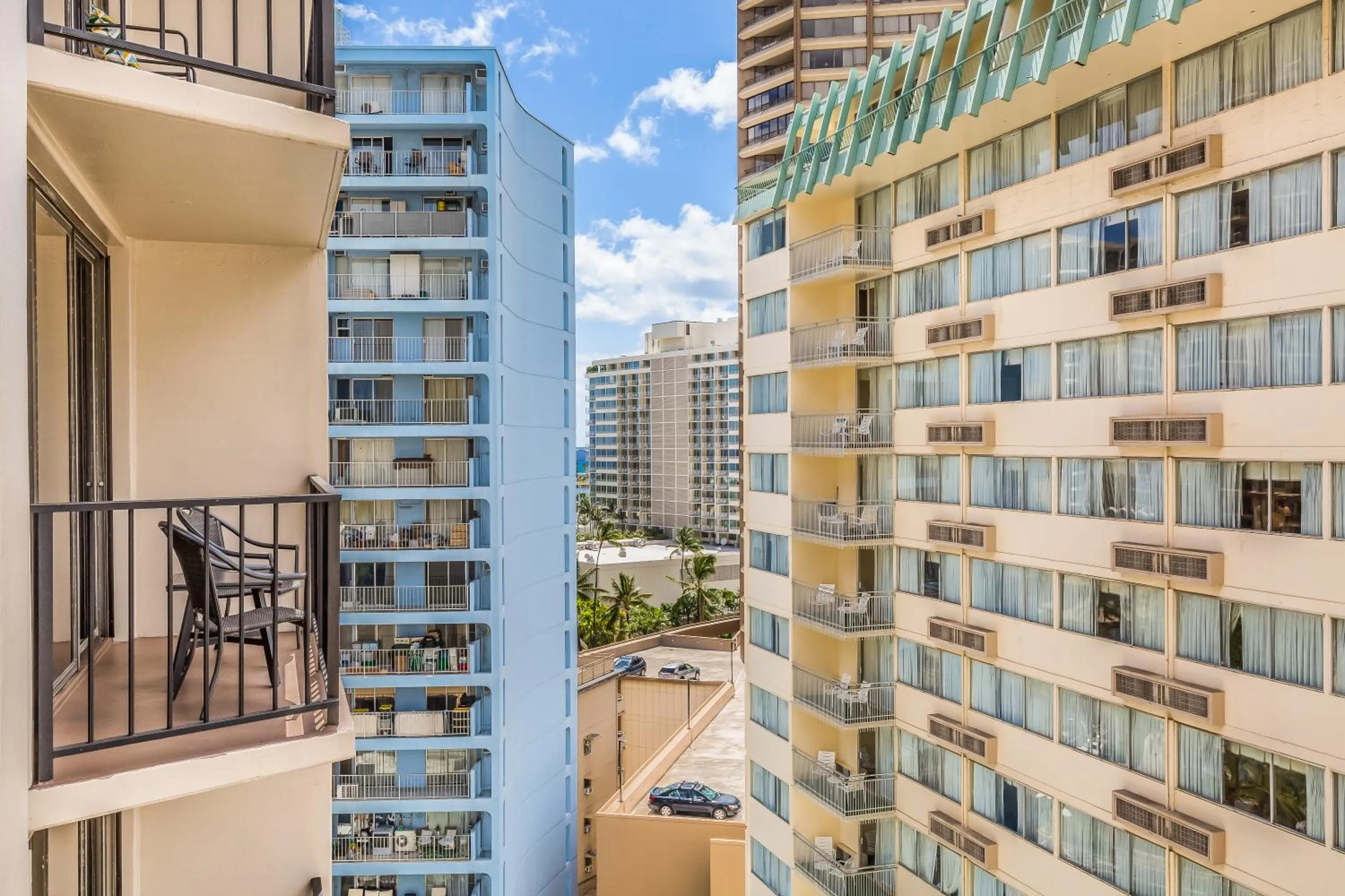 Property building in Castle at Palms at Waikīkī