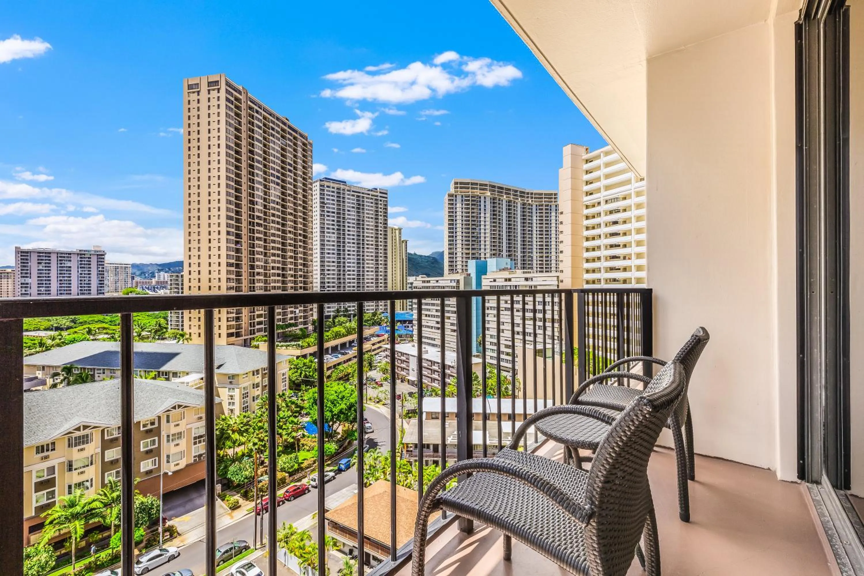 Property building in Castle at Palms at Waikīkī