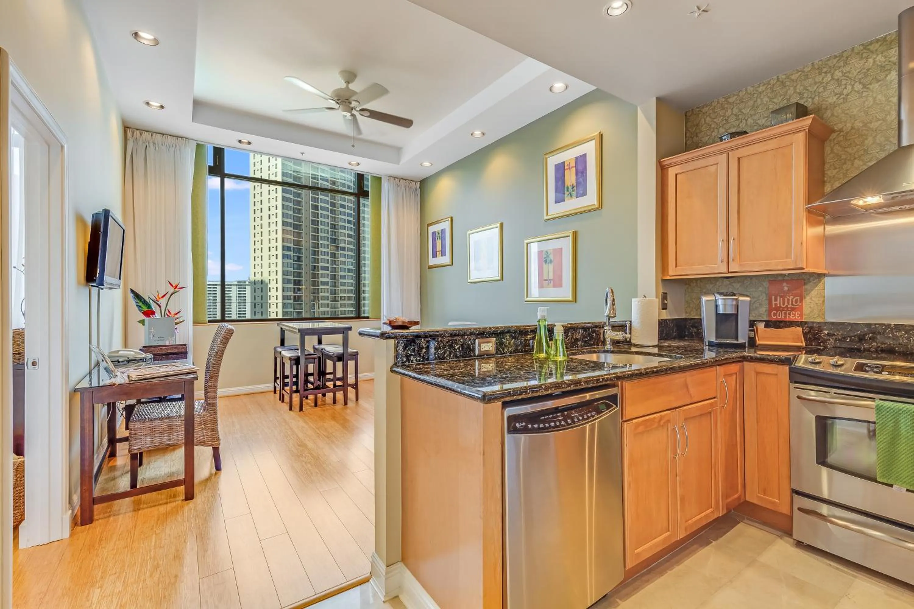 Kitchen or kitchenette in Castle at Palms at Waikīkī