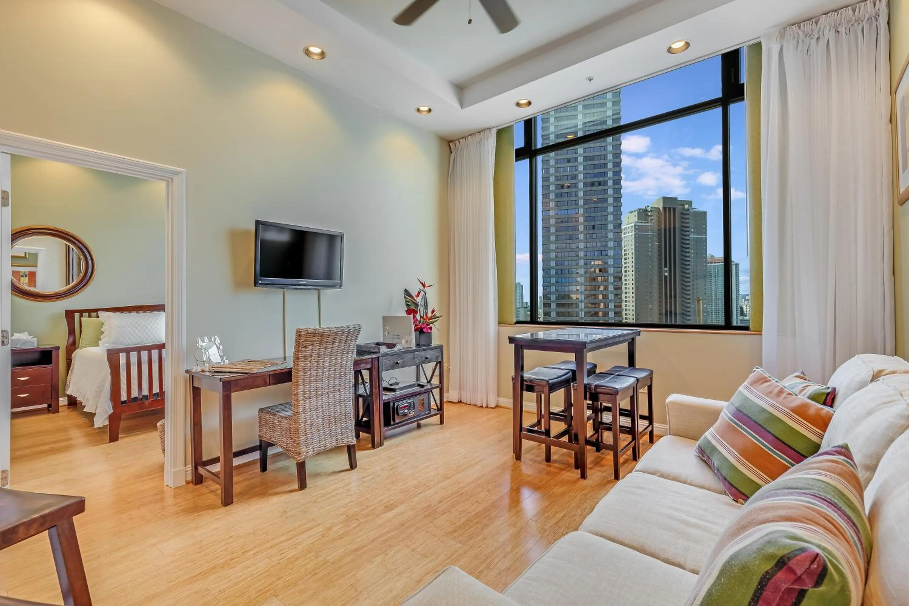 TV and multimedia in Castle at Palms at Waikīkī