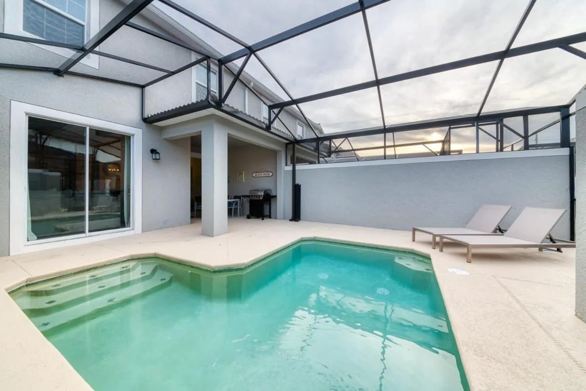 Magic villa with themed bedrooms and private pool