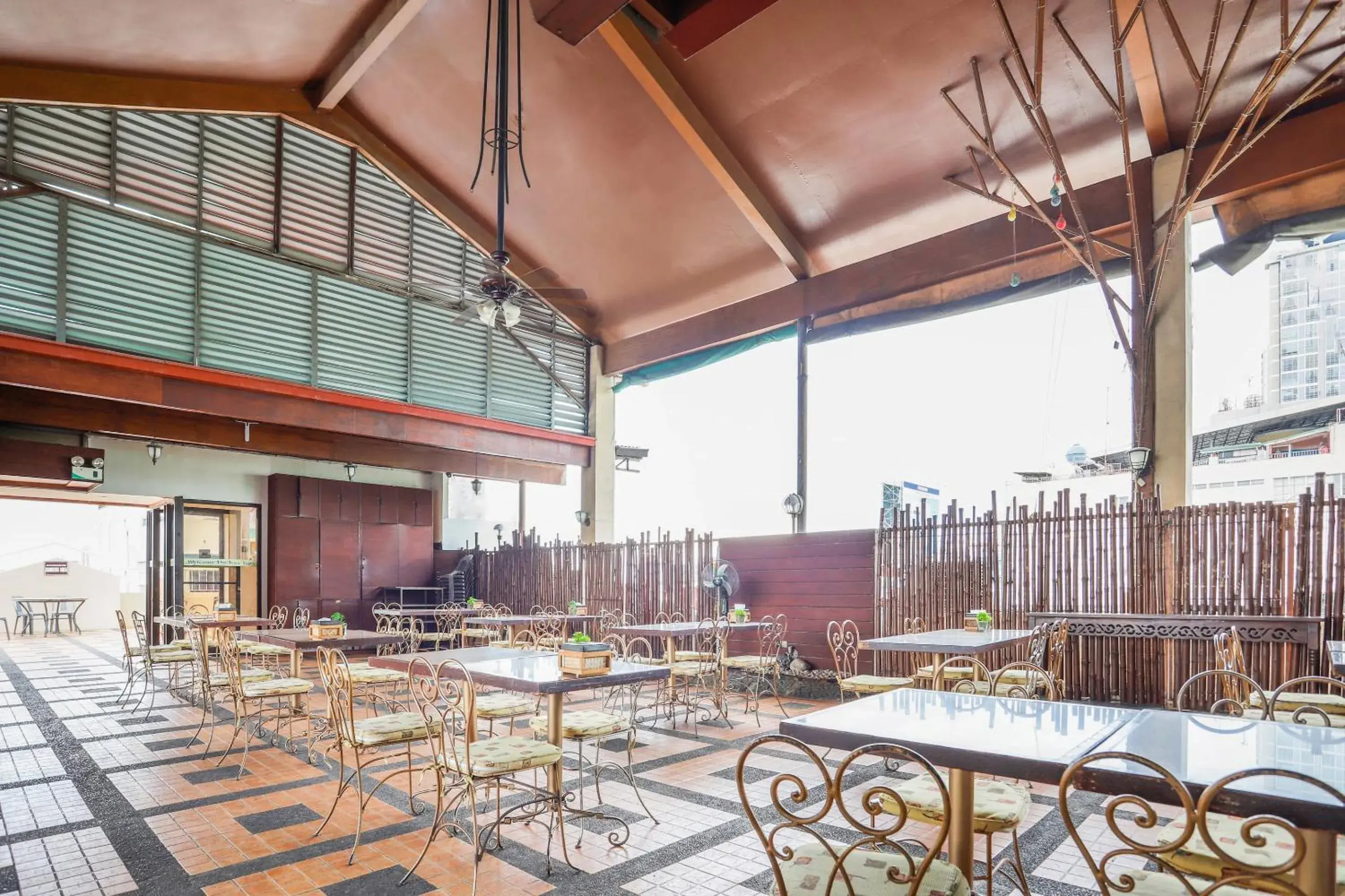 Restaurant/places to eat in OYO 210 Apple Tree Suites Restaurant/places to eat in OYO 210 Apple Tree Suites