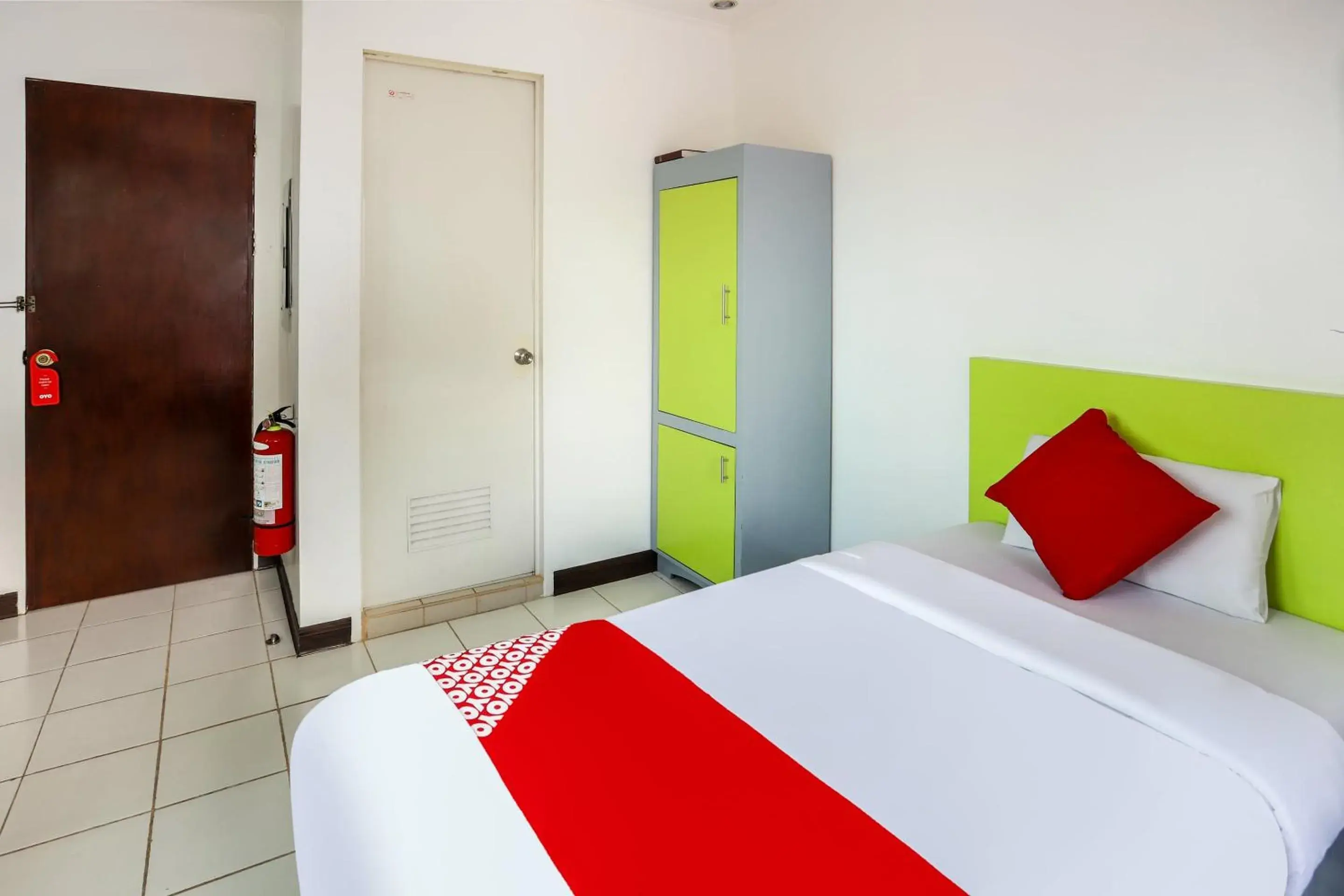 Bedroom, Bed in OYO 210 Apple Tree Suites Bedroom, Bed in OYO 210 Apple Tree Suites