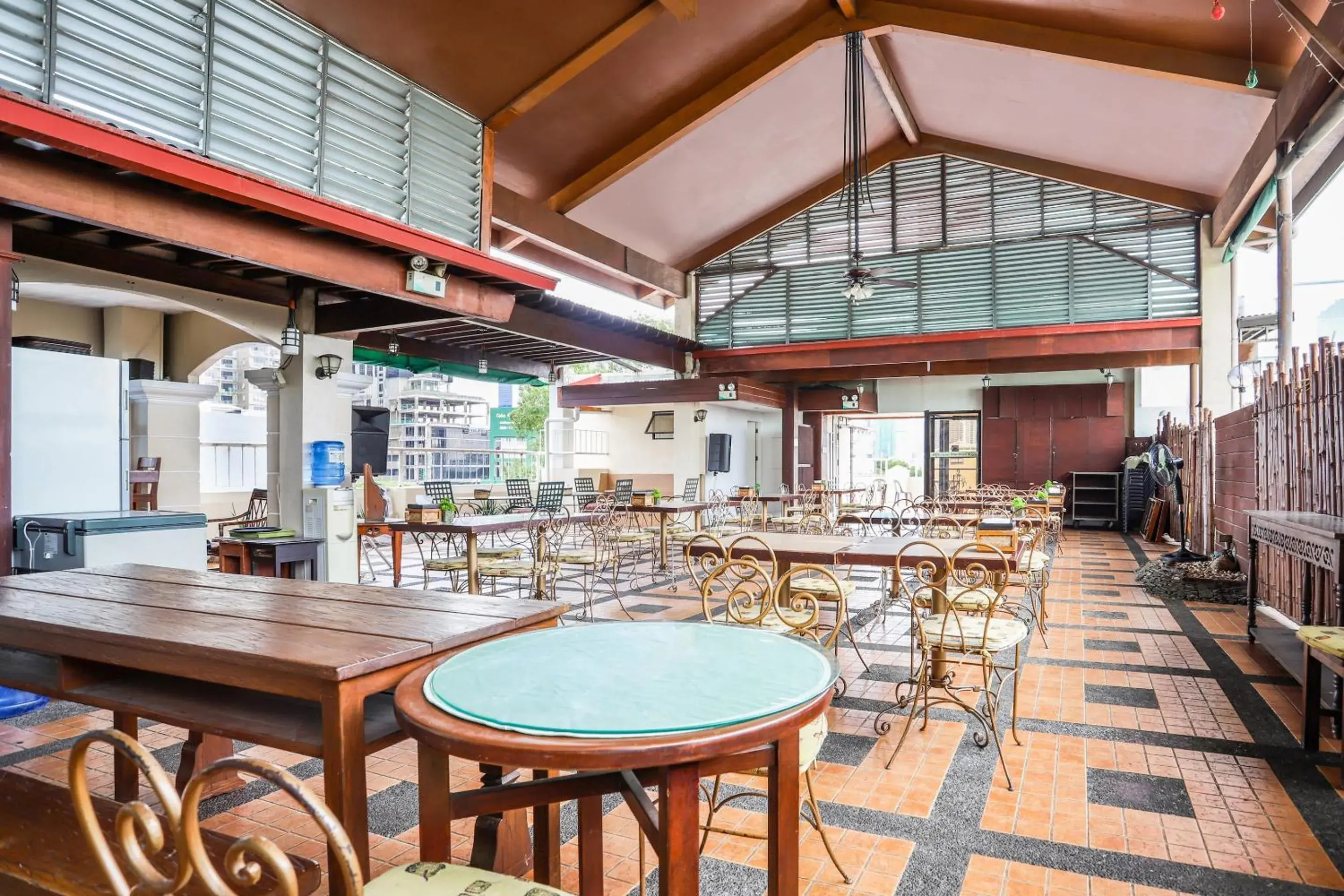 Restaurant/places to eat in OYO 210 Apple Tree Suites Restaurant/places to eat in OYO 210 Apple Tree Suites