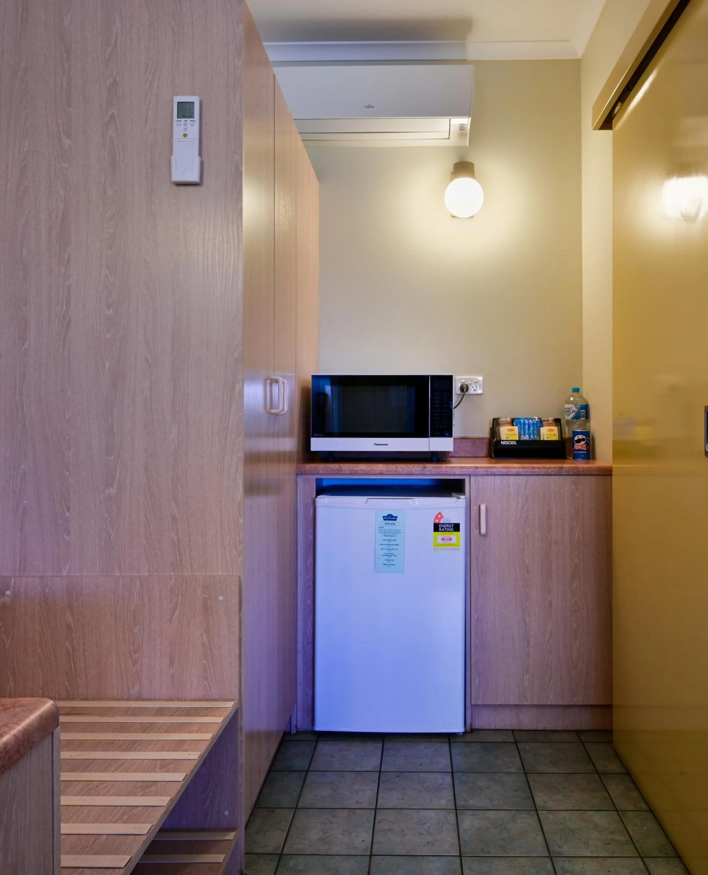 Westland Hotel Motel