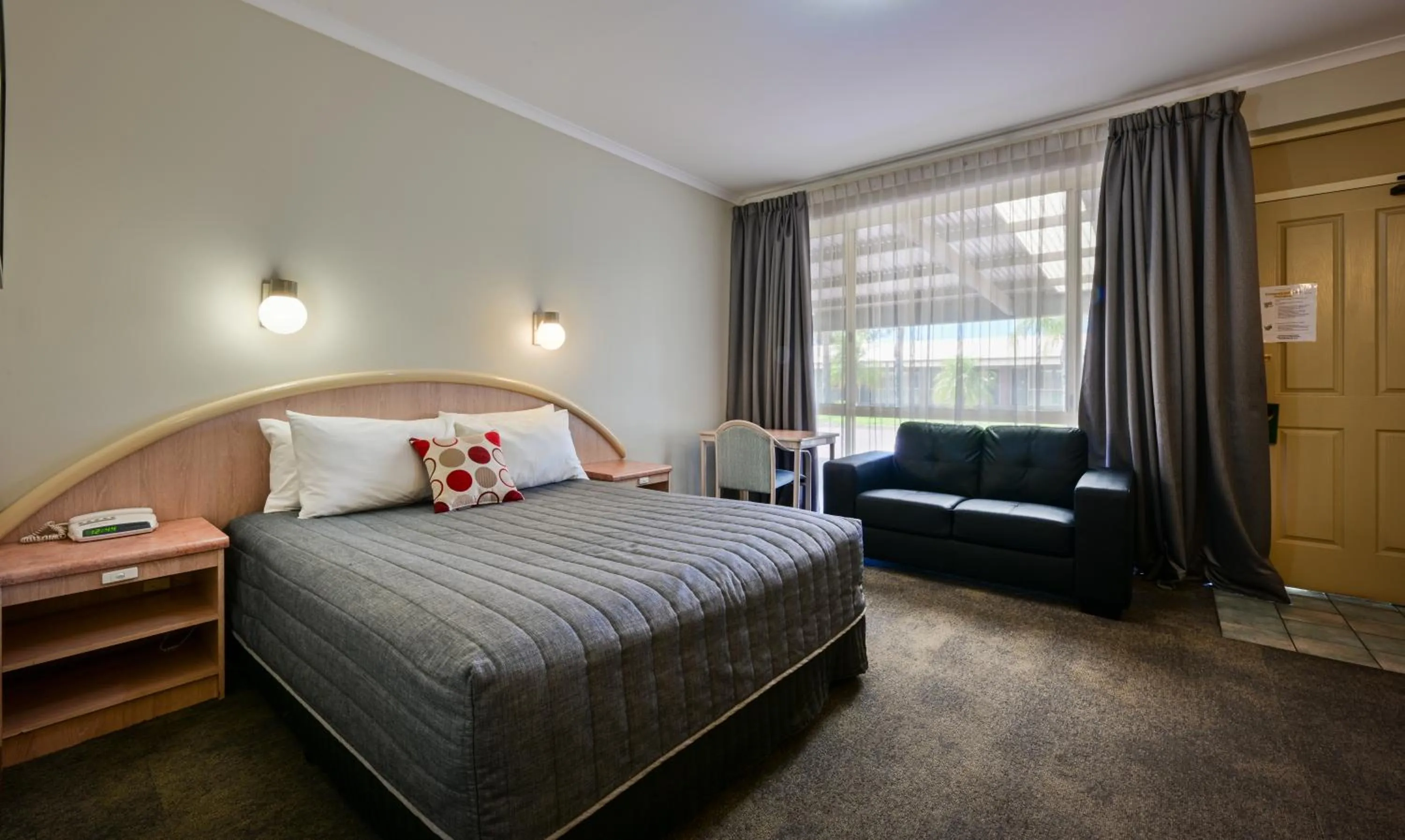 Bed in Westland Hotel Motel