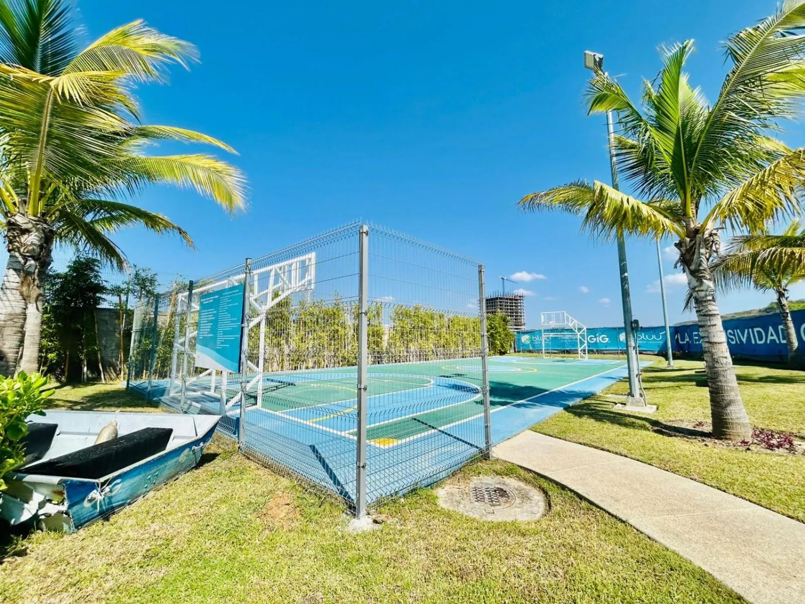 Day in Bluú lagoon · Depa enorme alberca