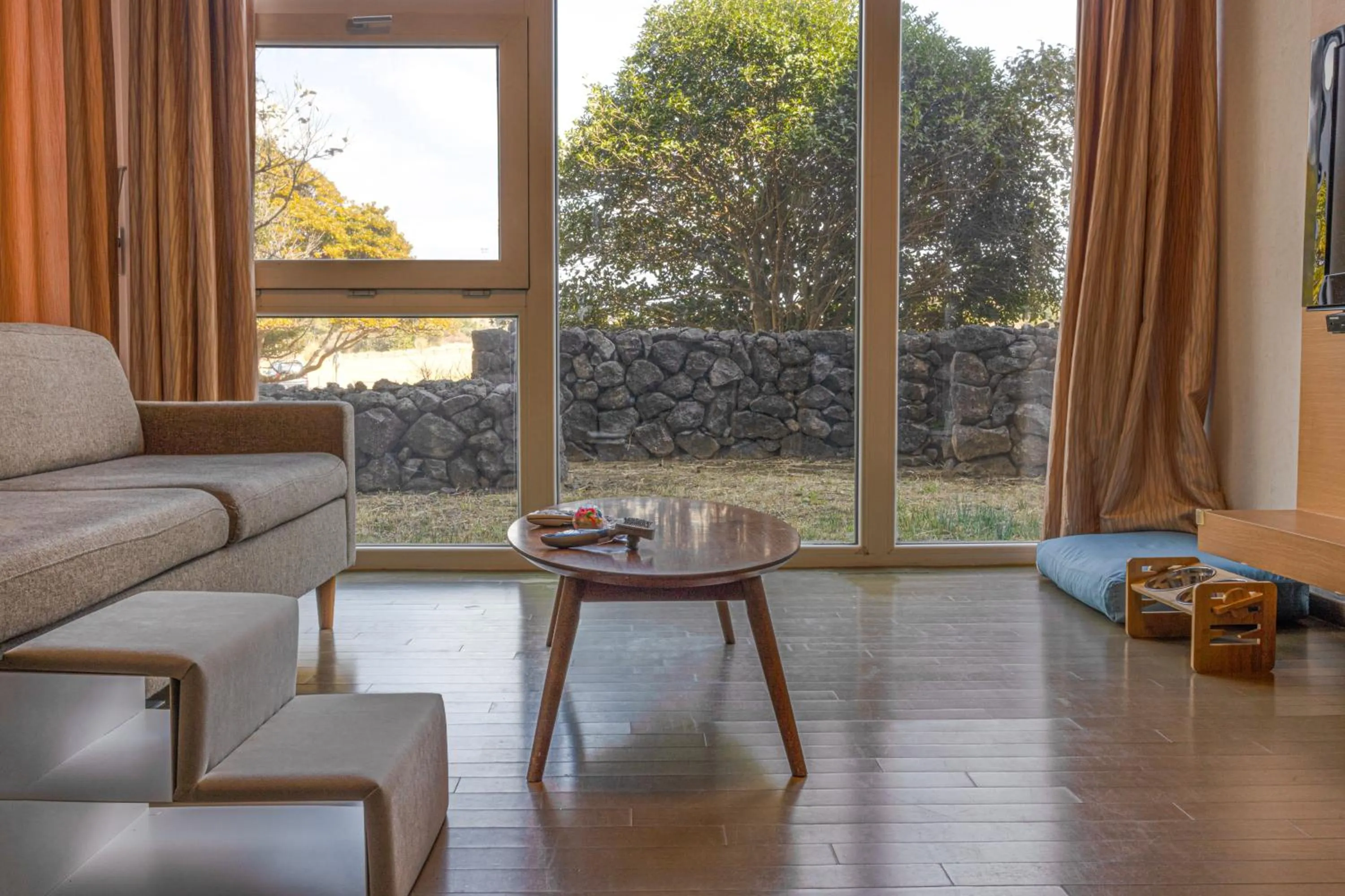 Decorative detail in Phoenix Island