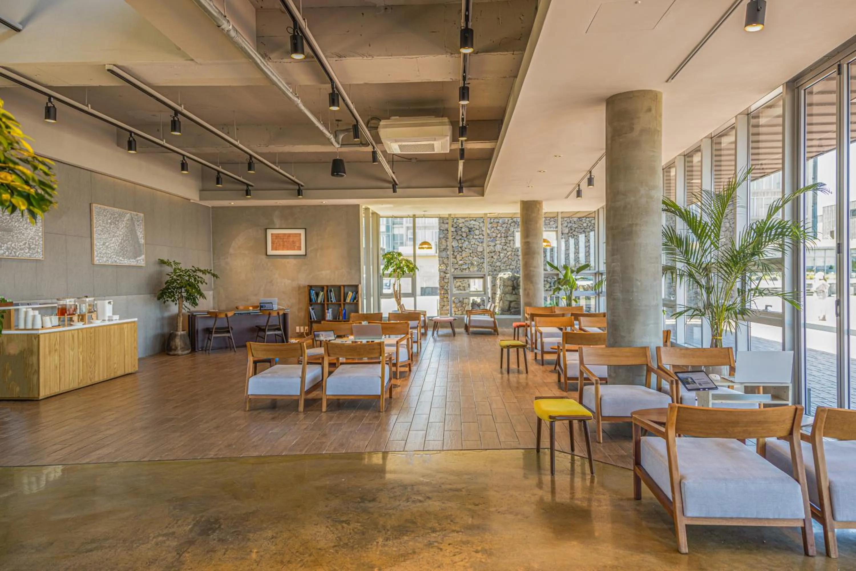 Guests in Phoenix Island