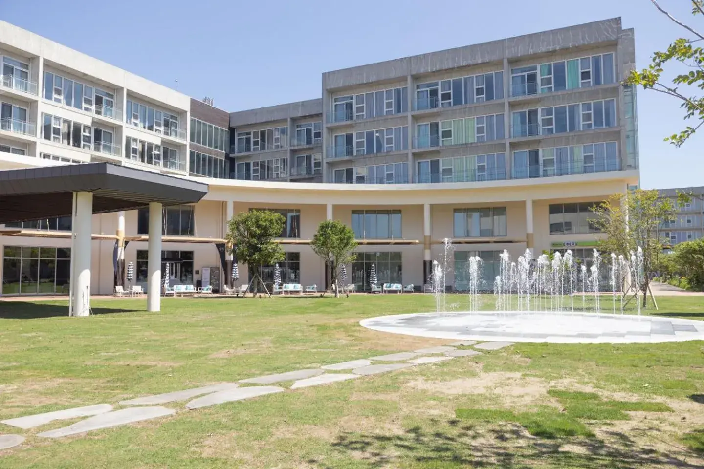 Property building in Phoenix Island Property building in Phoenix Island