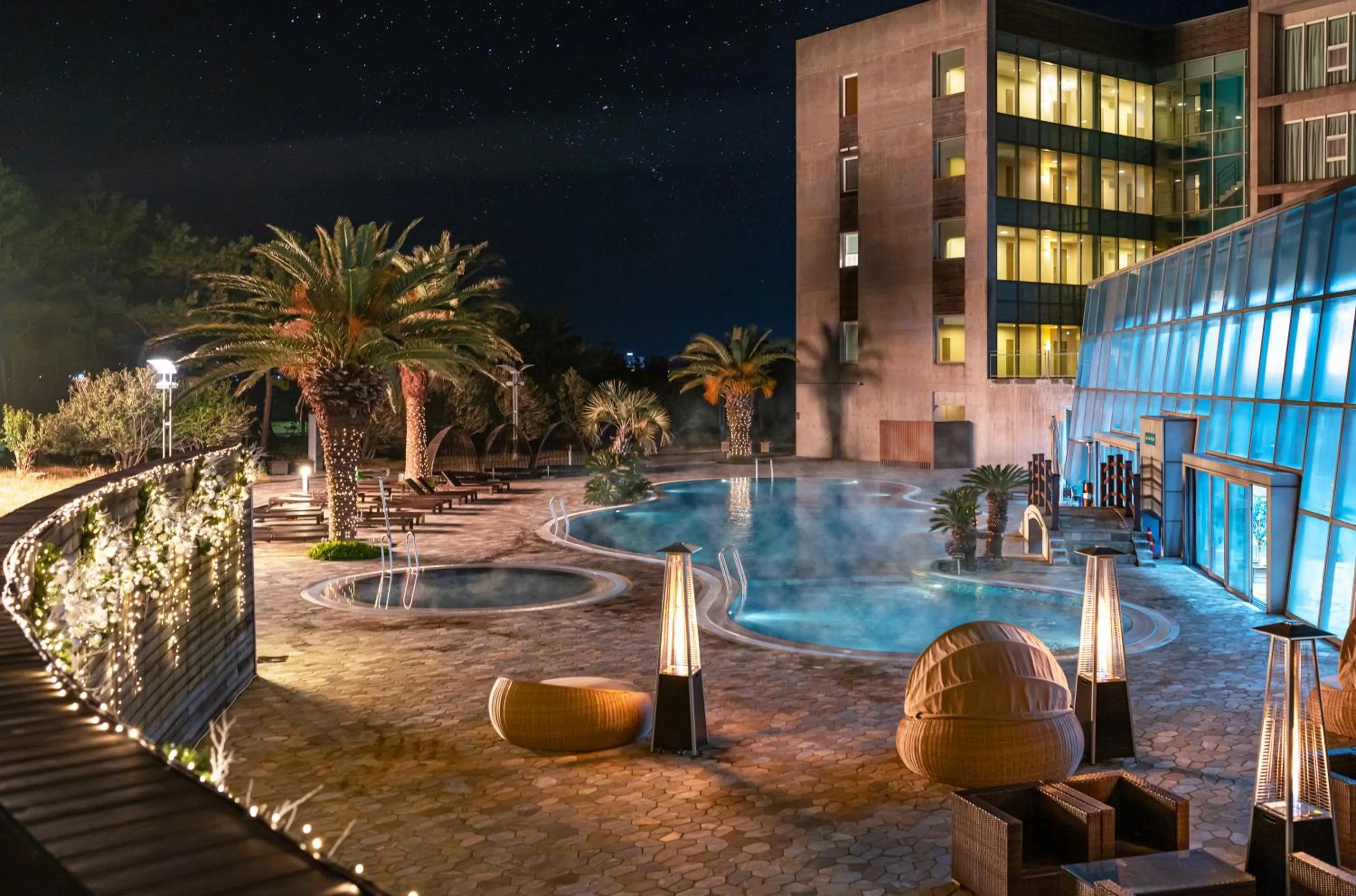 Swimming pool in Phoenix Island