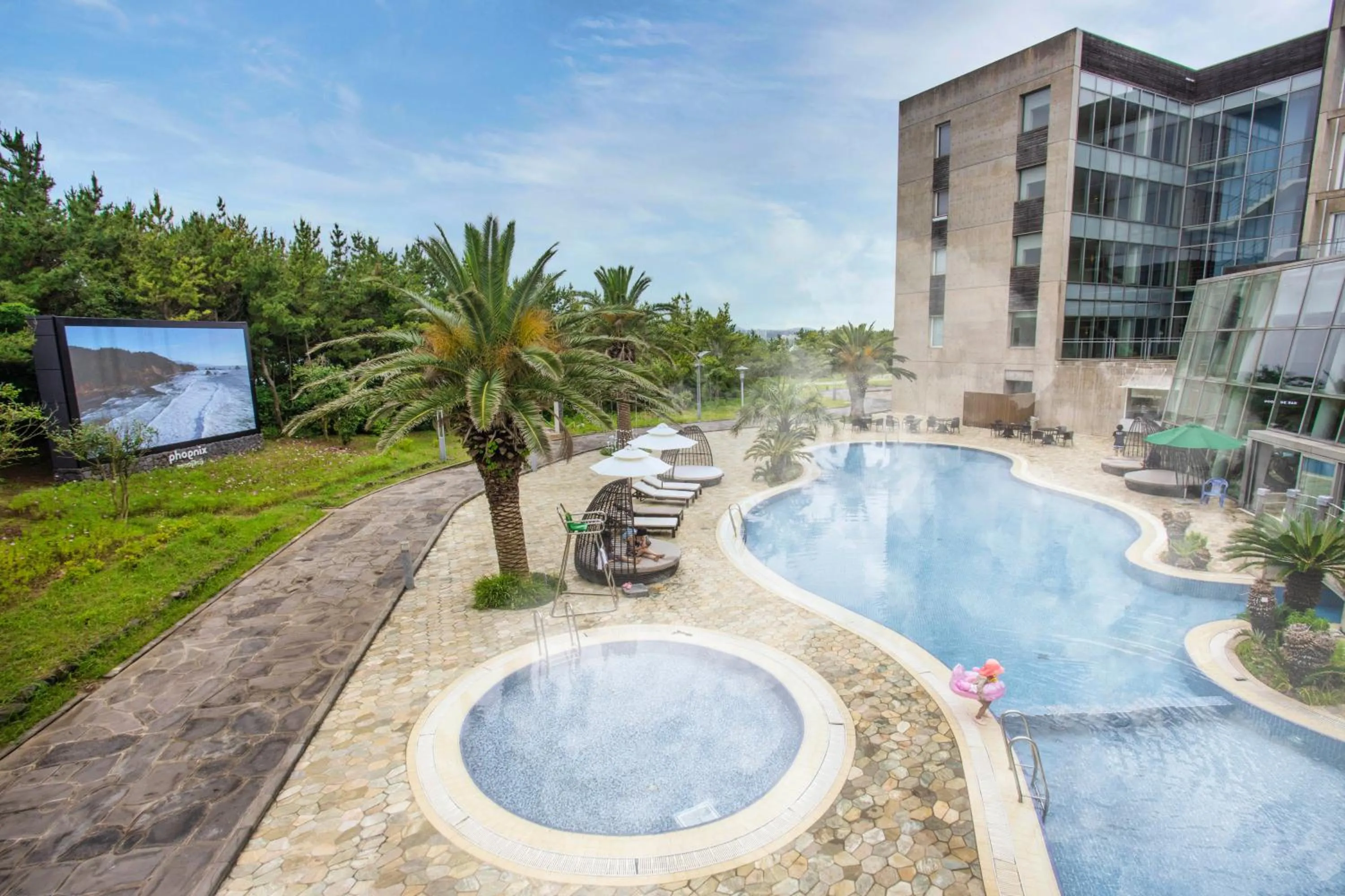 Swimming pool in Phoenix Island