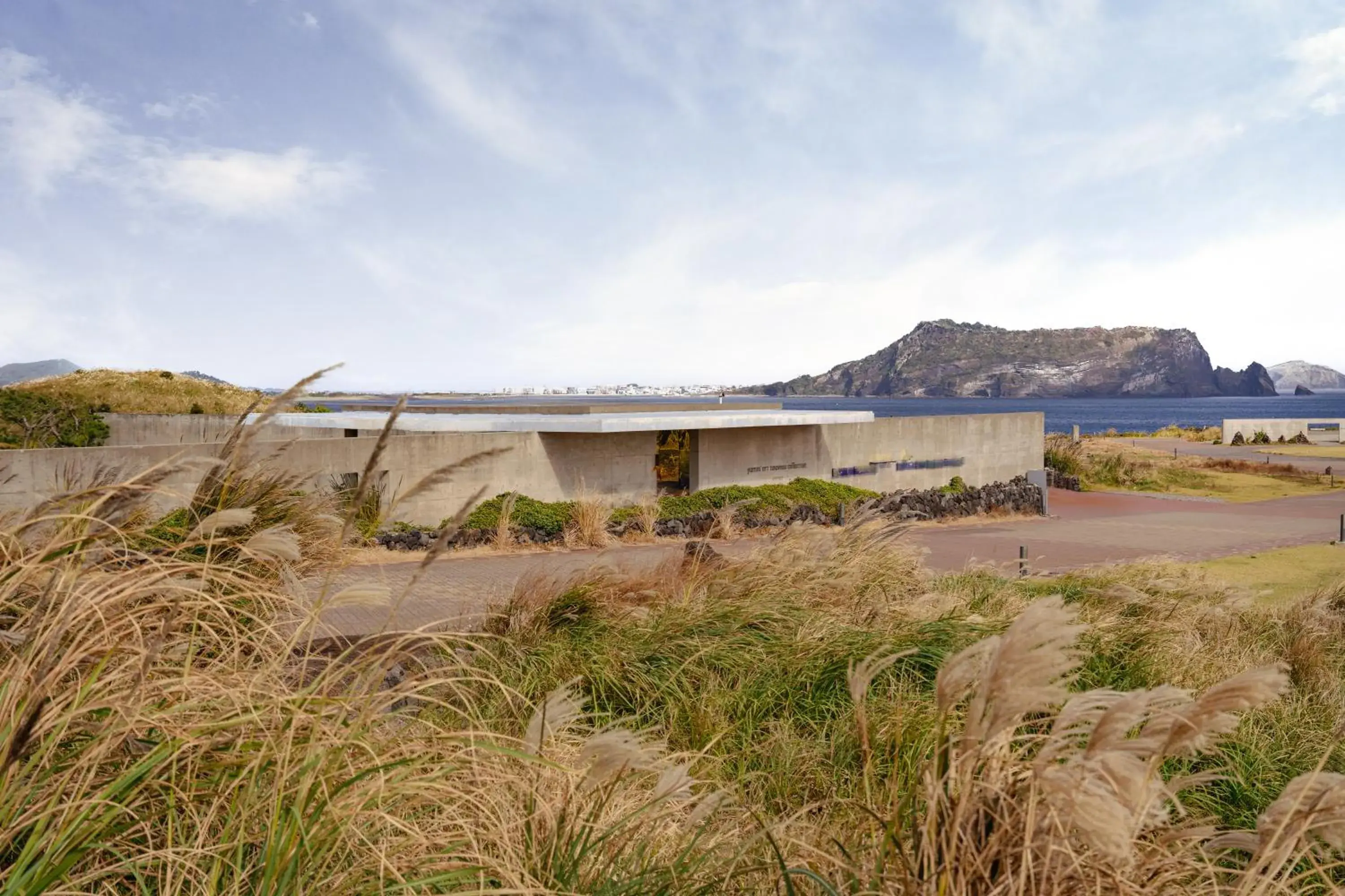 Property building in Phoenix Island Property building in Phoenix Island