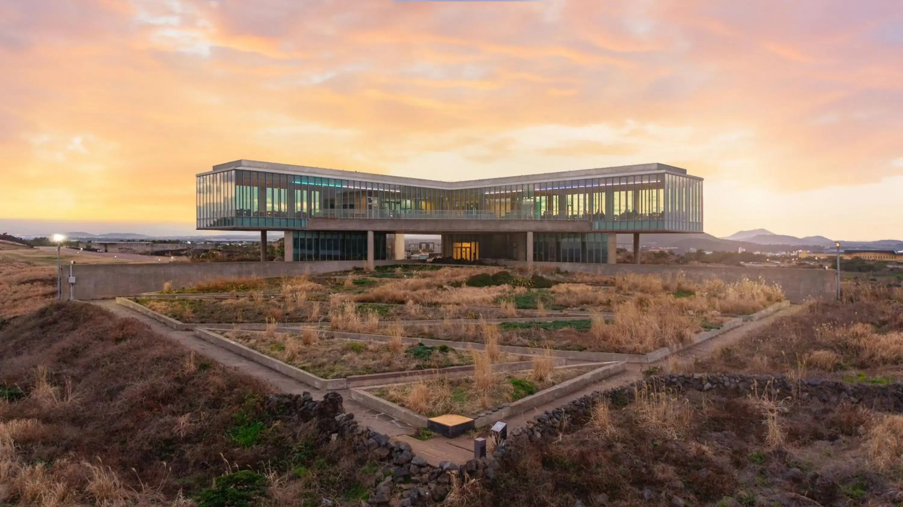 Property building in Phoenix Island Property building in Phoenix Island